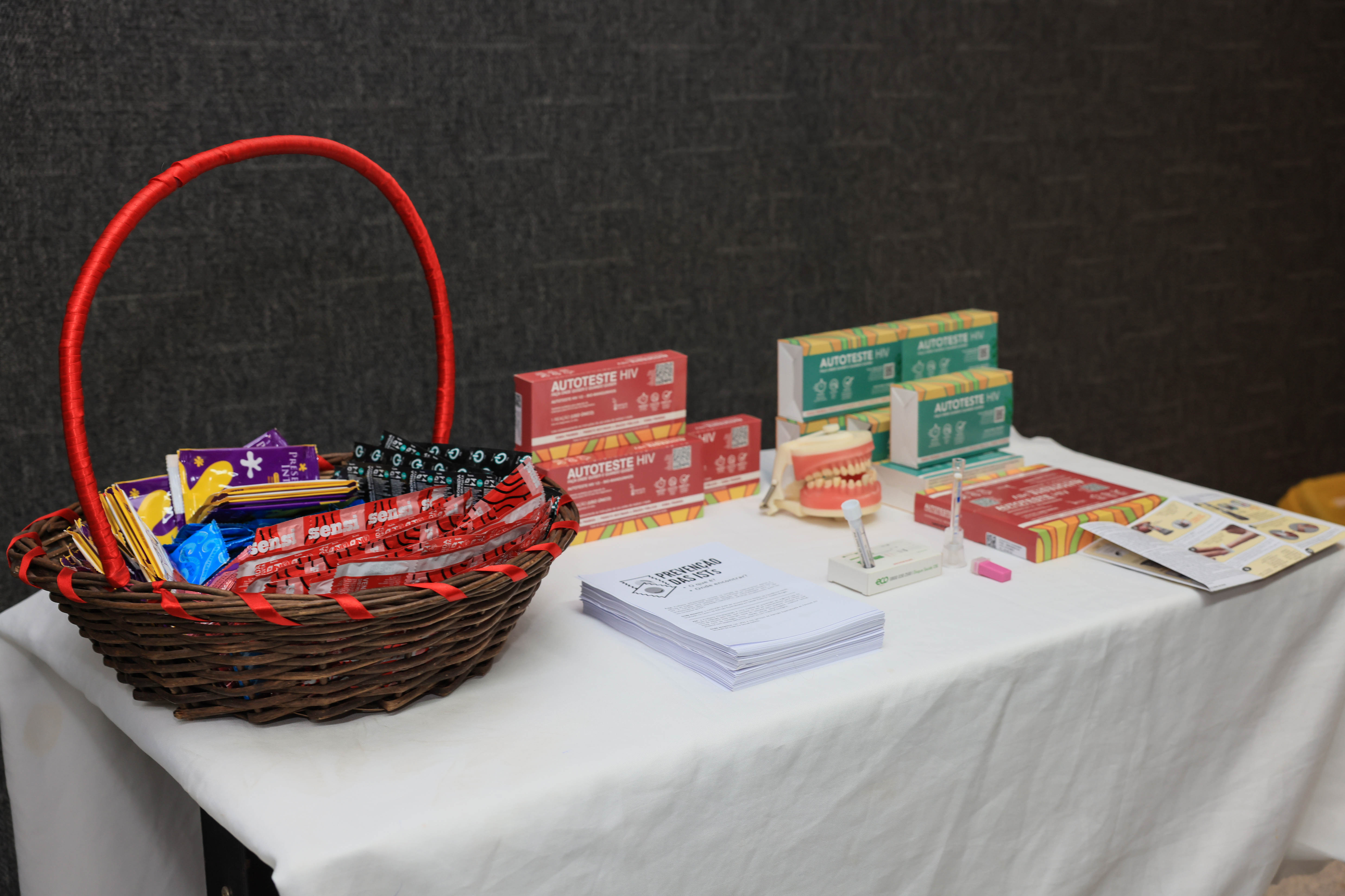 Inciativa teve como objetivo apoiar a programação do Novembro Negro, distribuindo métodos de prevenção às ISTs e reforçando a conscientização sobre o HIV