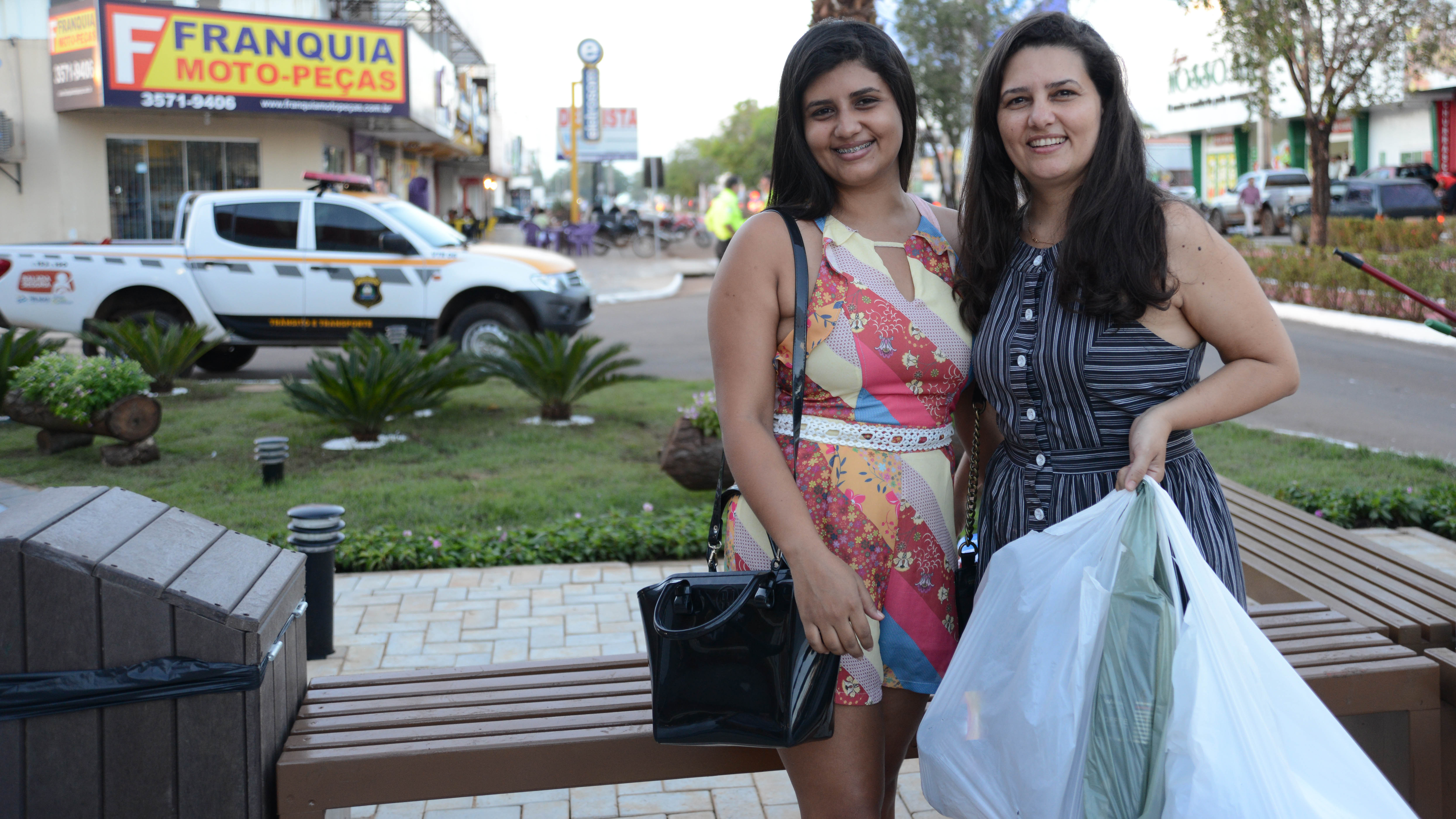 Comerciantes e consumidores comemoram primeira etapa do Shopping a Céu  Aberto em Taquaralto