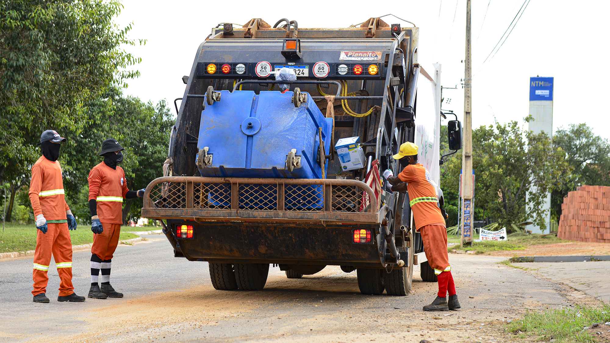 Mudou de quadra ou bairro? Conheça a rotina de coleta de lixo da sua nova vizinhança