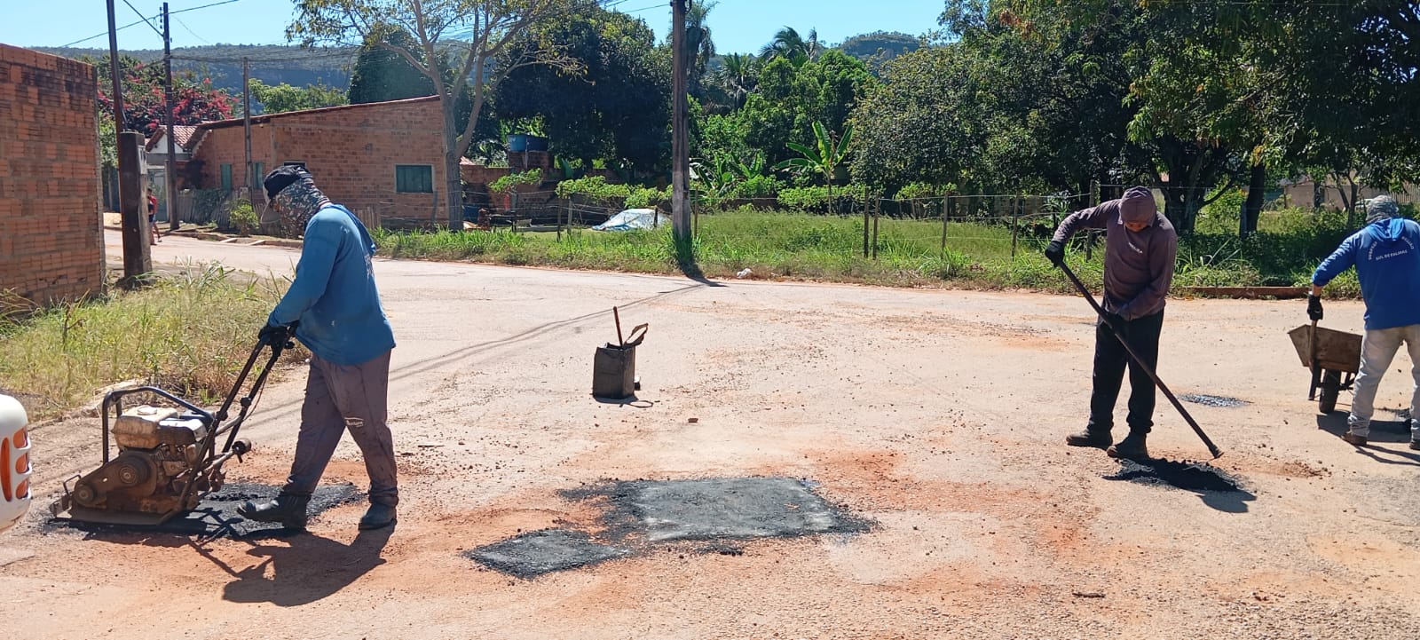 Manutenção rua 23, no distrito de Taquaruçu