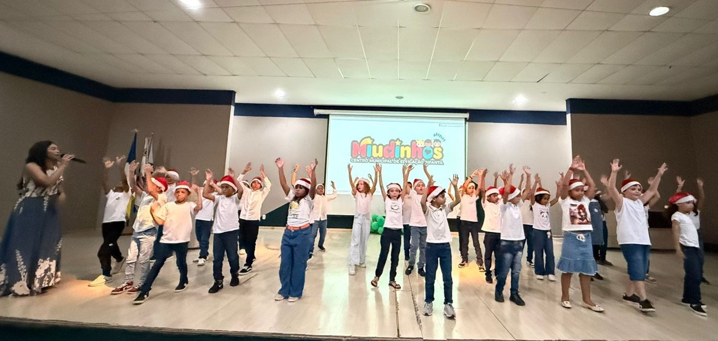 Cantata de Natal com as crianças do Cmei Miudinhos na última quinta-feira, 4 