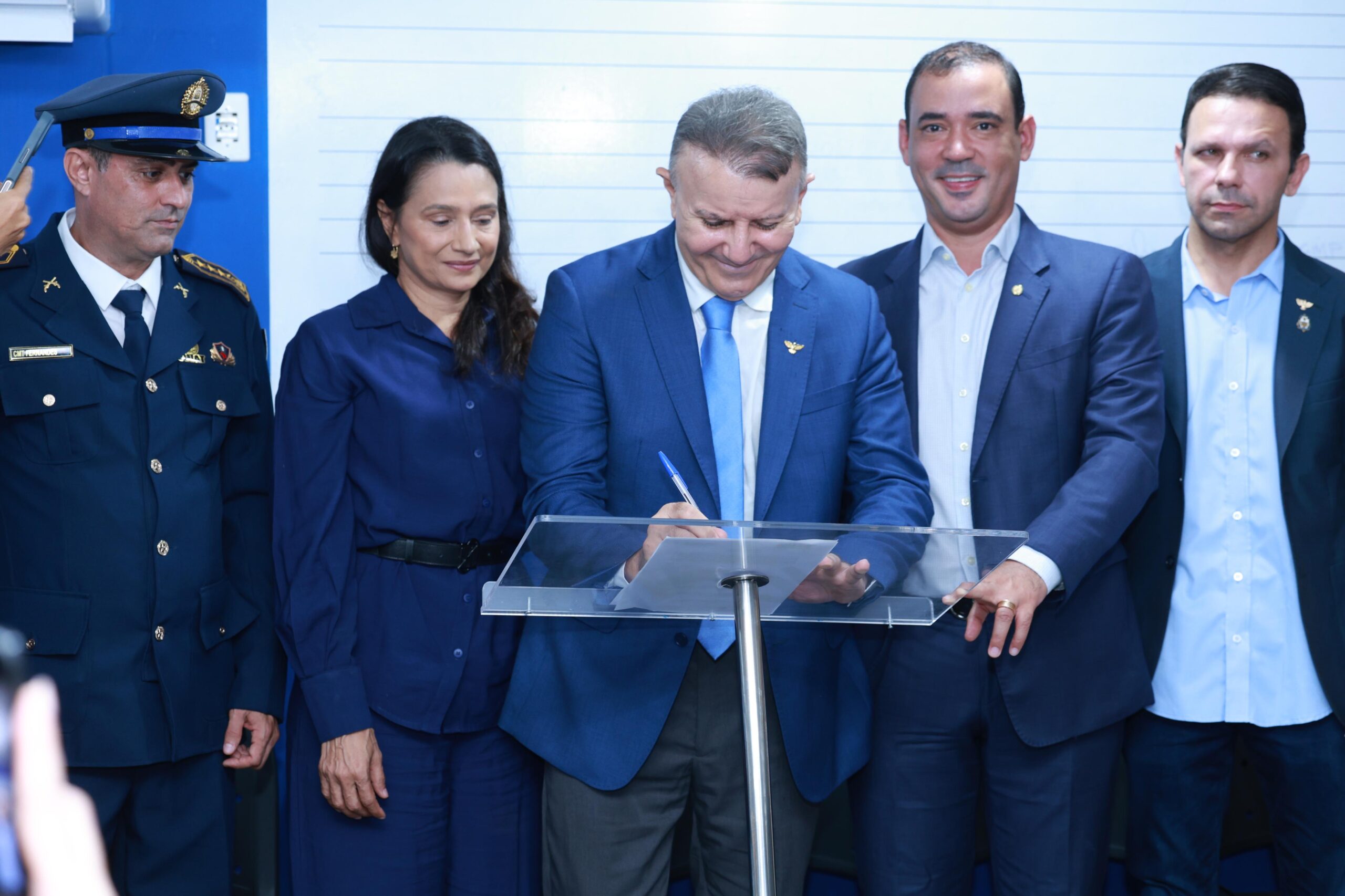 Prefeito de  Palmas assina ordem de serviço para reforma e ampliação do Quartel da GMP