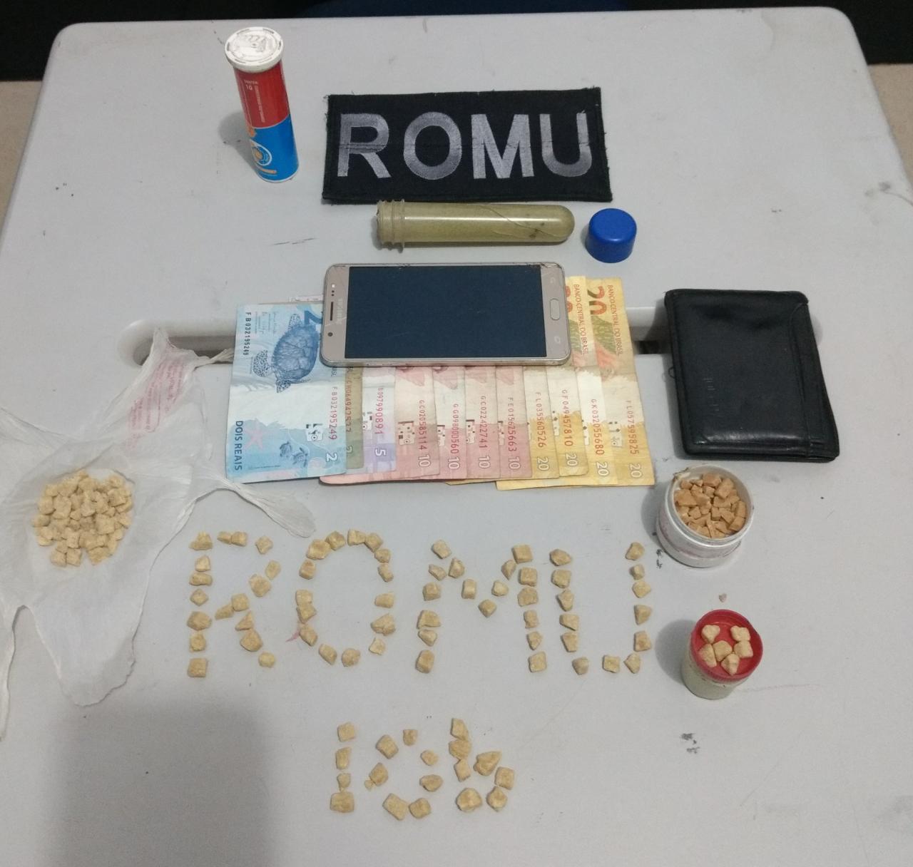 Ronda Ostensiva Municipal apreende drogas e motocicleta furtada na Capital