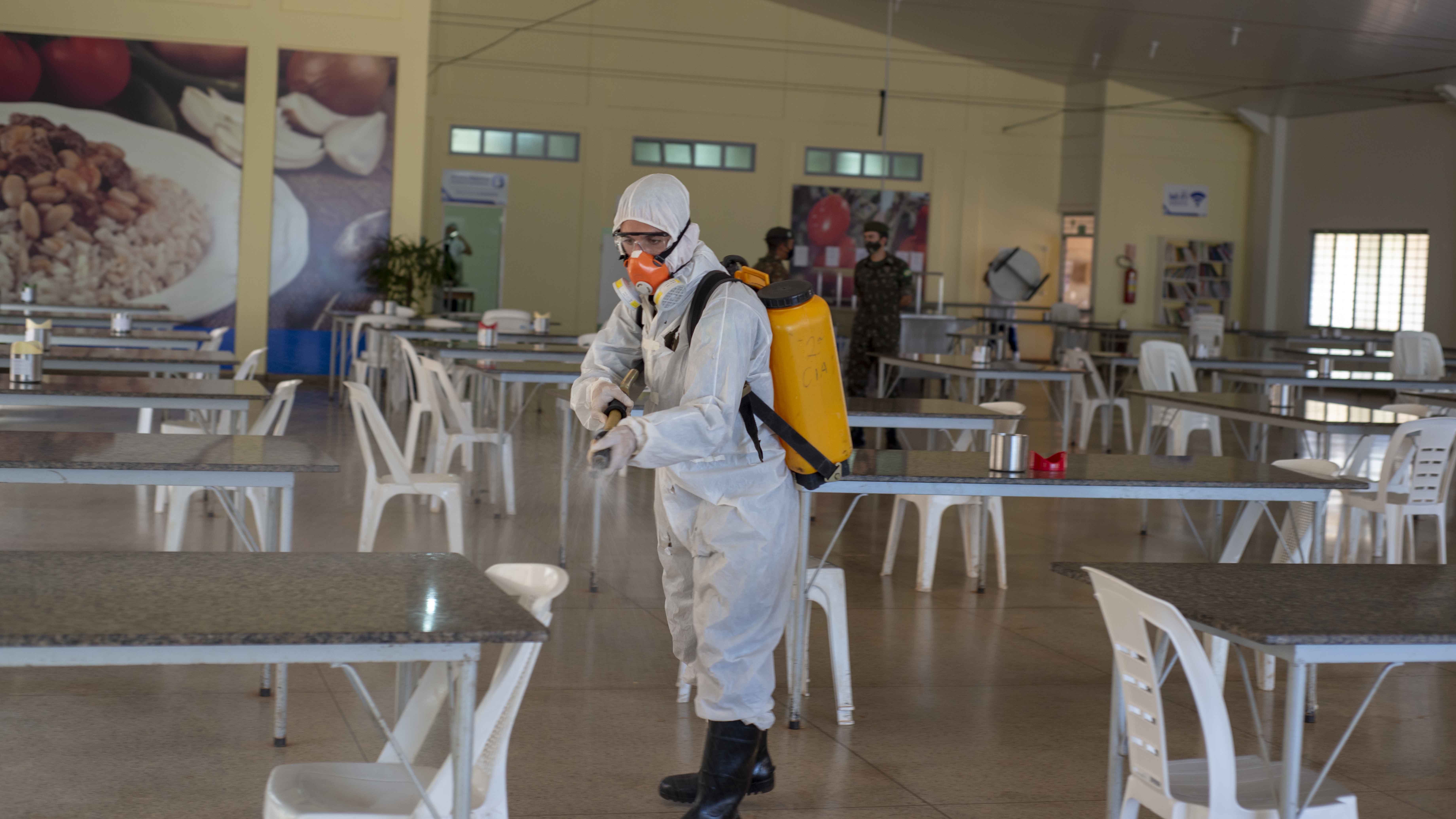 Restaurante Comunitário Teresa Cristina Aires e Casa Abrigo Raio de Sol passam por ação de desinfecção