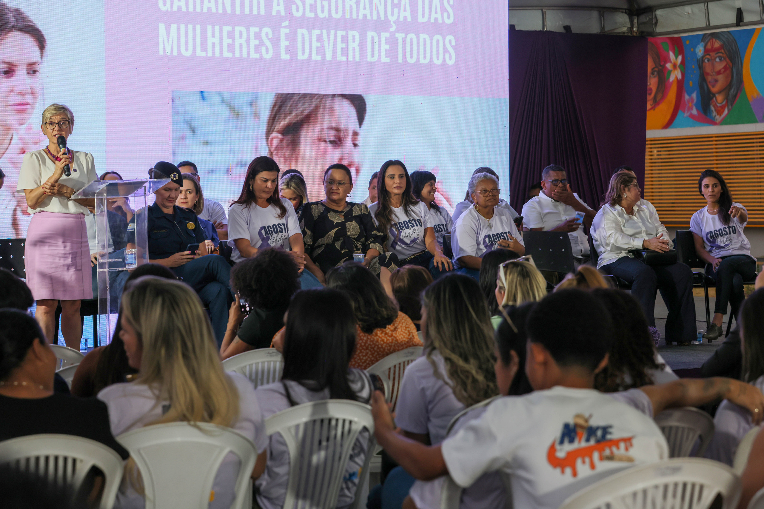 Secretária da Autonomia Econômica, do Ministério da Mulher, Rosana Silva, representa o governo federal na abertura do Agosto Lilás