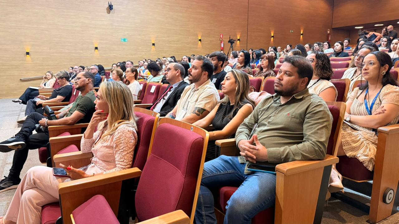 Evento seguirá até esta quinta-feira, 23, com mesas técnicas e construção de diretrizes para atuação integrada entre redes de proteção e gestores da saúde