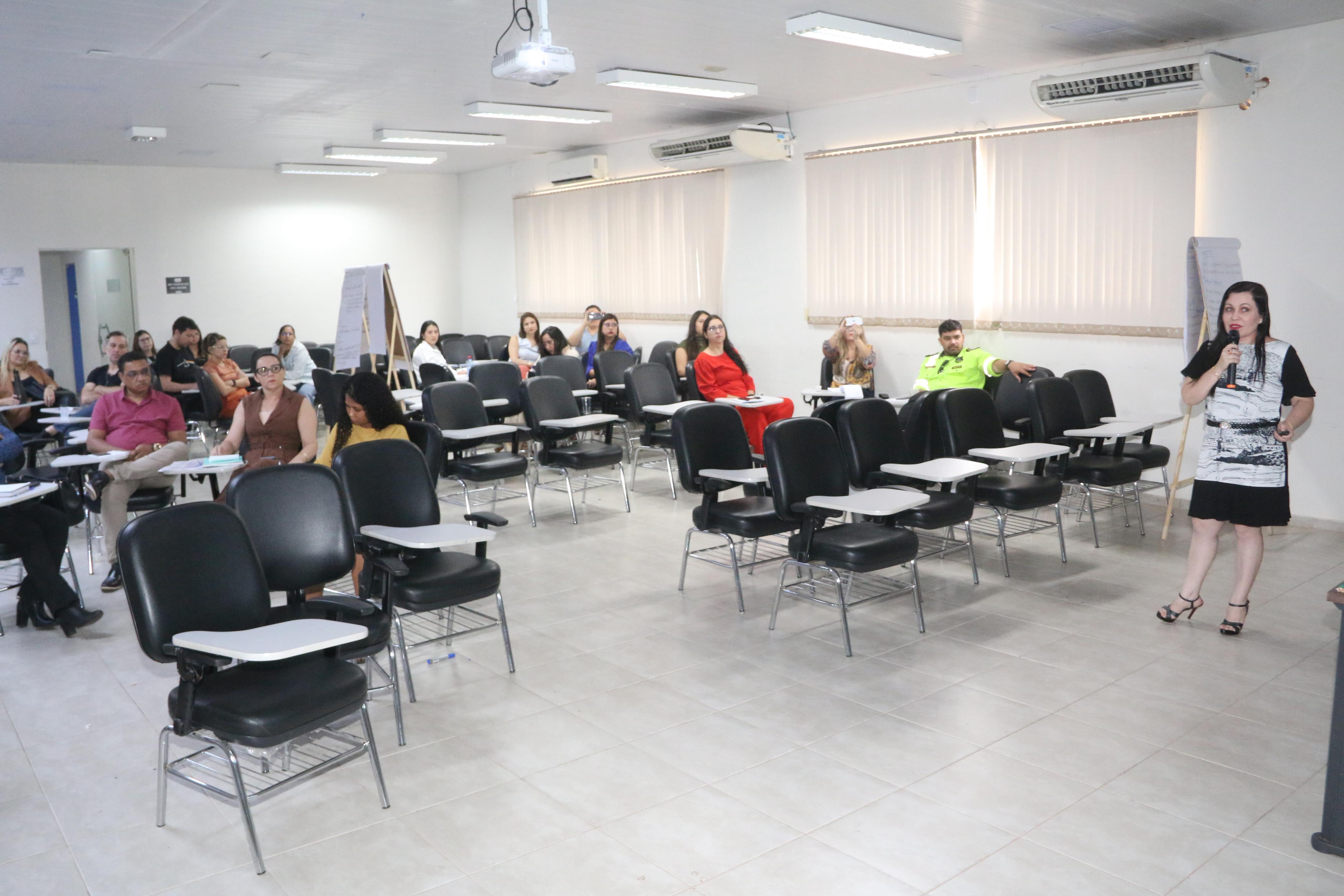 Quarenta servidores de diversas secretarias  participaram do curso  ‘Elaboração do Plano Plurianual – PPA’