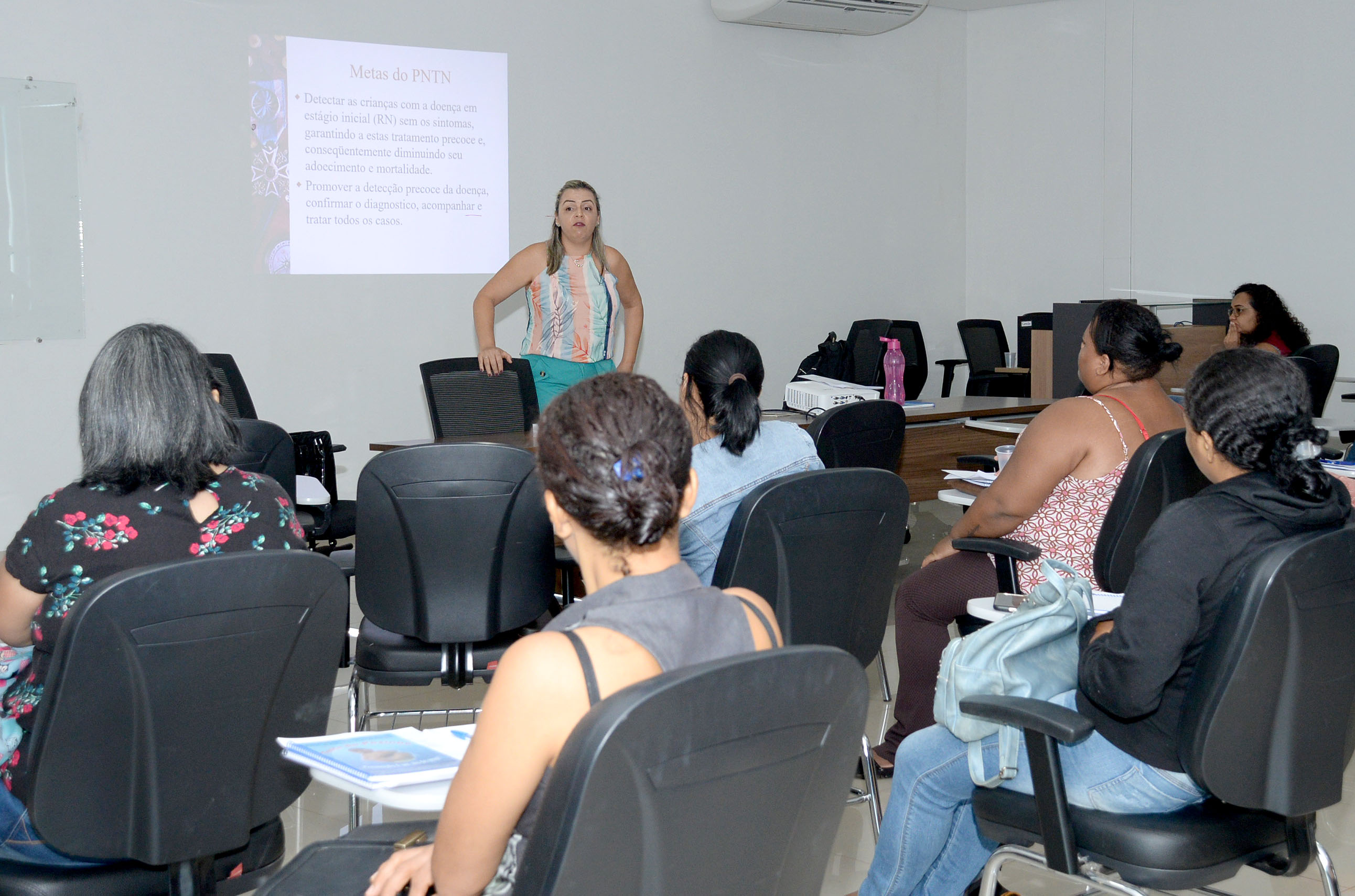 Enfermeiros e técnicos do SUS da Capital participam de capacitação sobre teste do pezinho