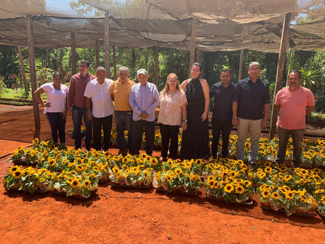 Prefeita Cinthia Ribeiro presta homenagem a Siqueira Campos às vésperas de seu aniversário