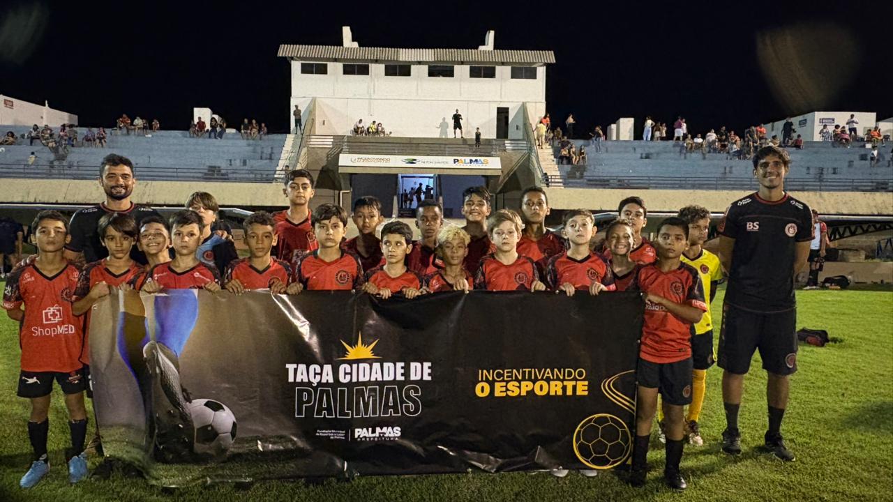 Equipe da FlaPalmas sub 11 venceu o Projeto Vitória por 6x0