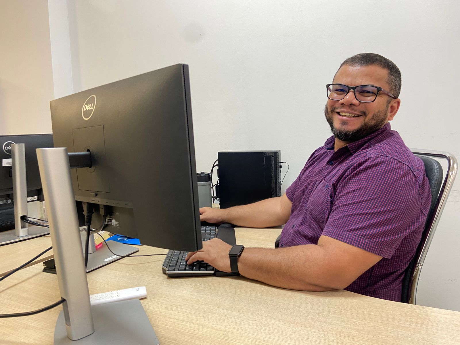 Valorização que transforma: servidor comemora implantação de progressões e reconhecimento da carreira na rede municipal de Educação