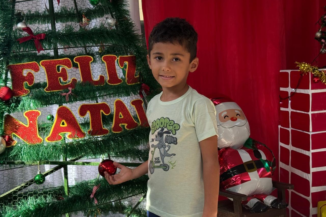 Benício de Carvalho, cinco anos, estava ansioso aguardando a chegada do Bom Velhinho