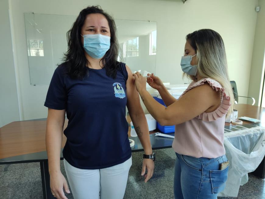 Profissionais da Semus são vacinados contra a gripe,  sarampo, rubéola e caxumba