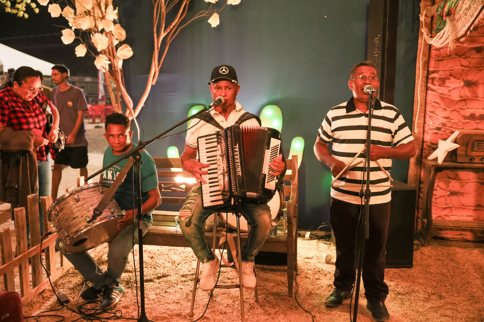 VL do Acordeon levantou o astral da galera na entrada do Arraiá