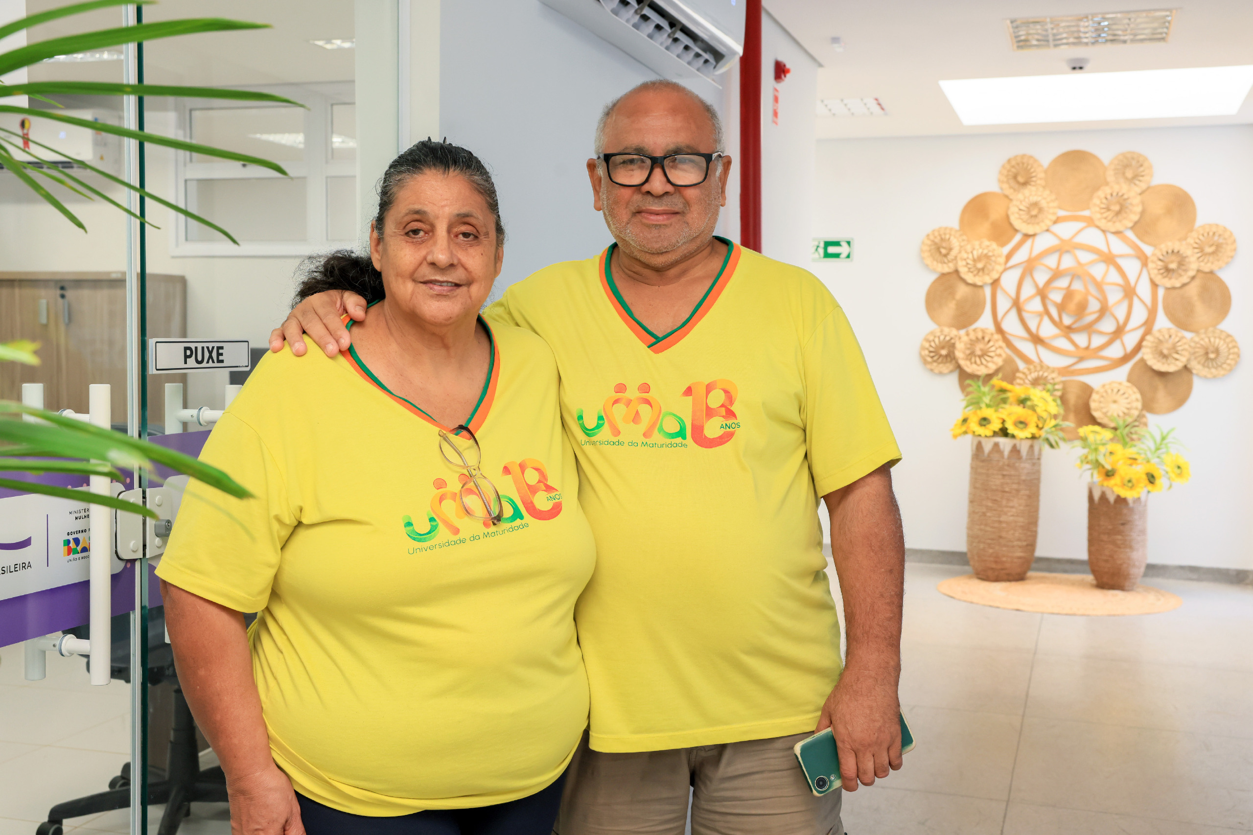 Margarida e Gilberto, casal que estuda na UMA, participaram de visita guiada à Casa da Mulher Brasileira