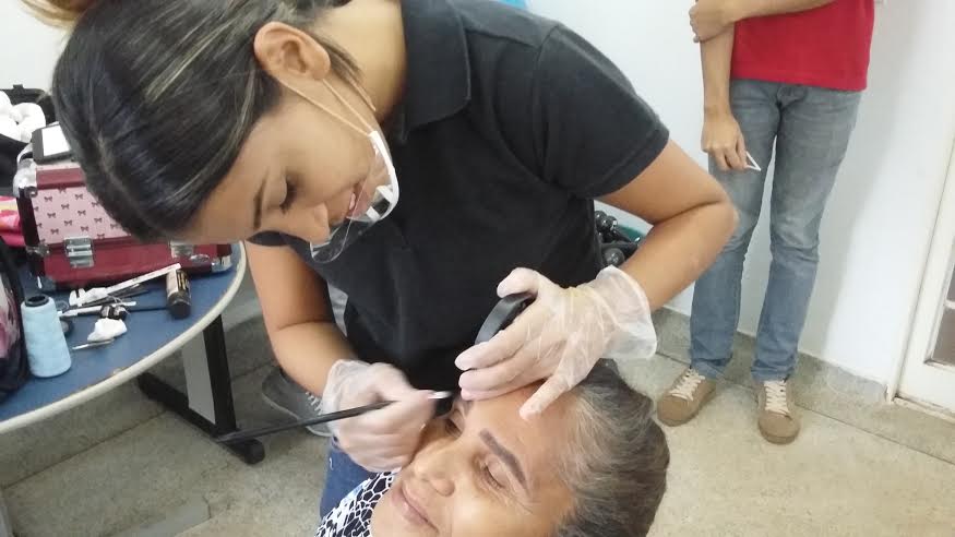 Idosas do Centro de Convivência da Maturidade têm dia de embelezamento