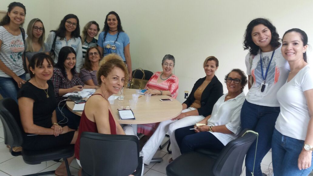 Conselho Municipal do Idoso recebe kit composto por mobília, computadores e um carro 0 km