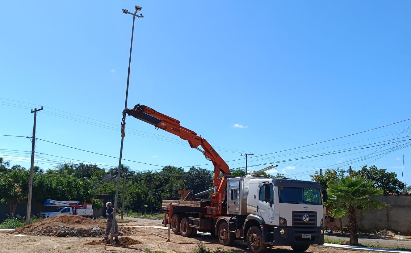 Equipes técnicas da Secretaria Municipal de Infraestrutura e Obras Públicas farão um  monitoramento de toda a parte de iluminação pública dos setores