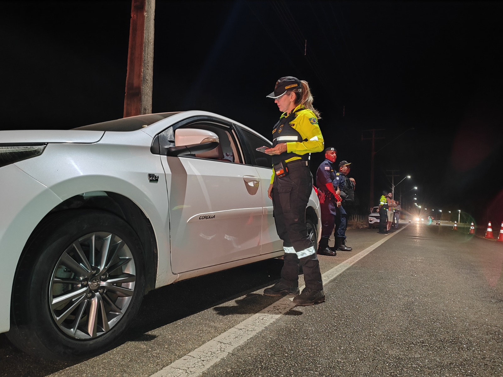 Operação Clandestinos autua 38 motoristas em blitz contra transporte irregular de passageiros