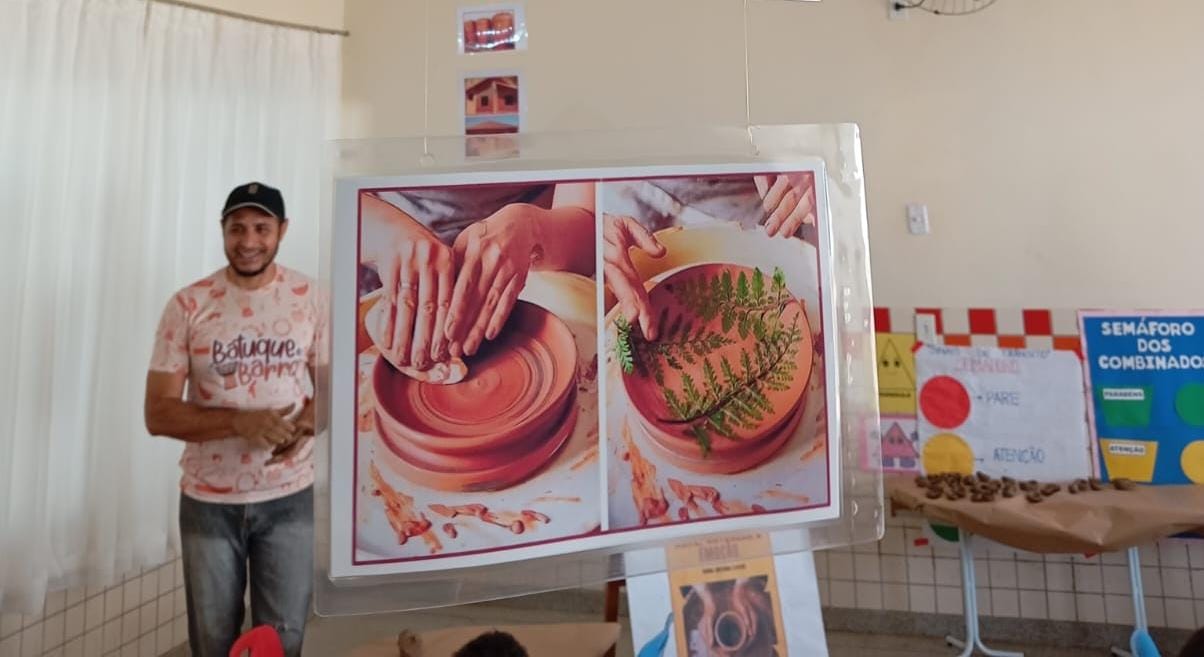 Artesão do ponto de cultura Pote de Ouro ministrou as atividades