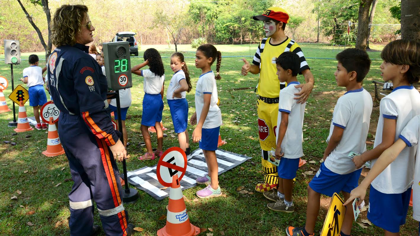 Minicidade é tema de palestra sobre segurança no trânsito na Escola Estadual Liberdade, no Aureny III