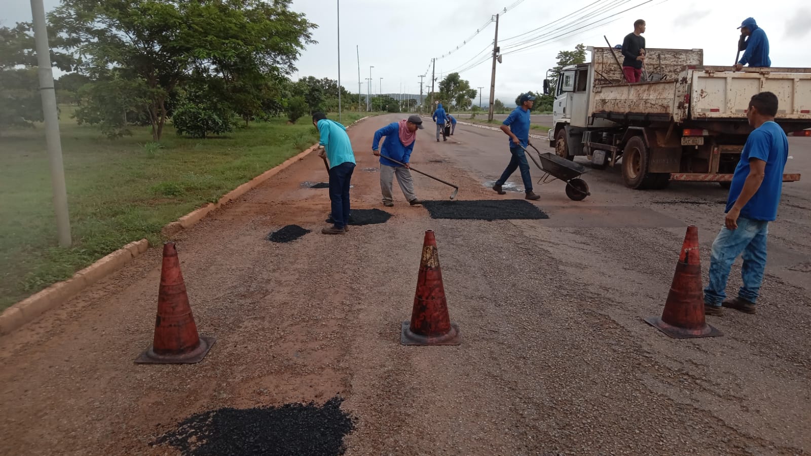 Prefeitura de Palmas mantém operação tapa-buracos mesmo com chuvas