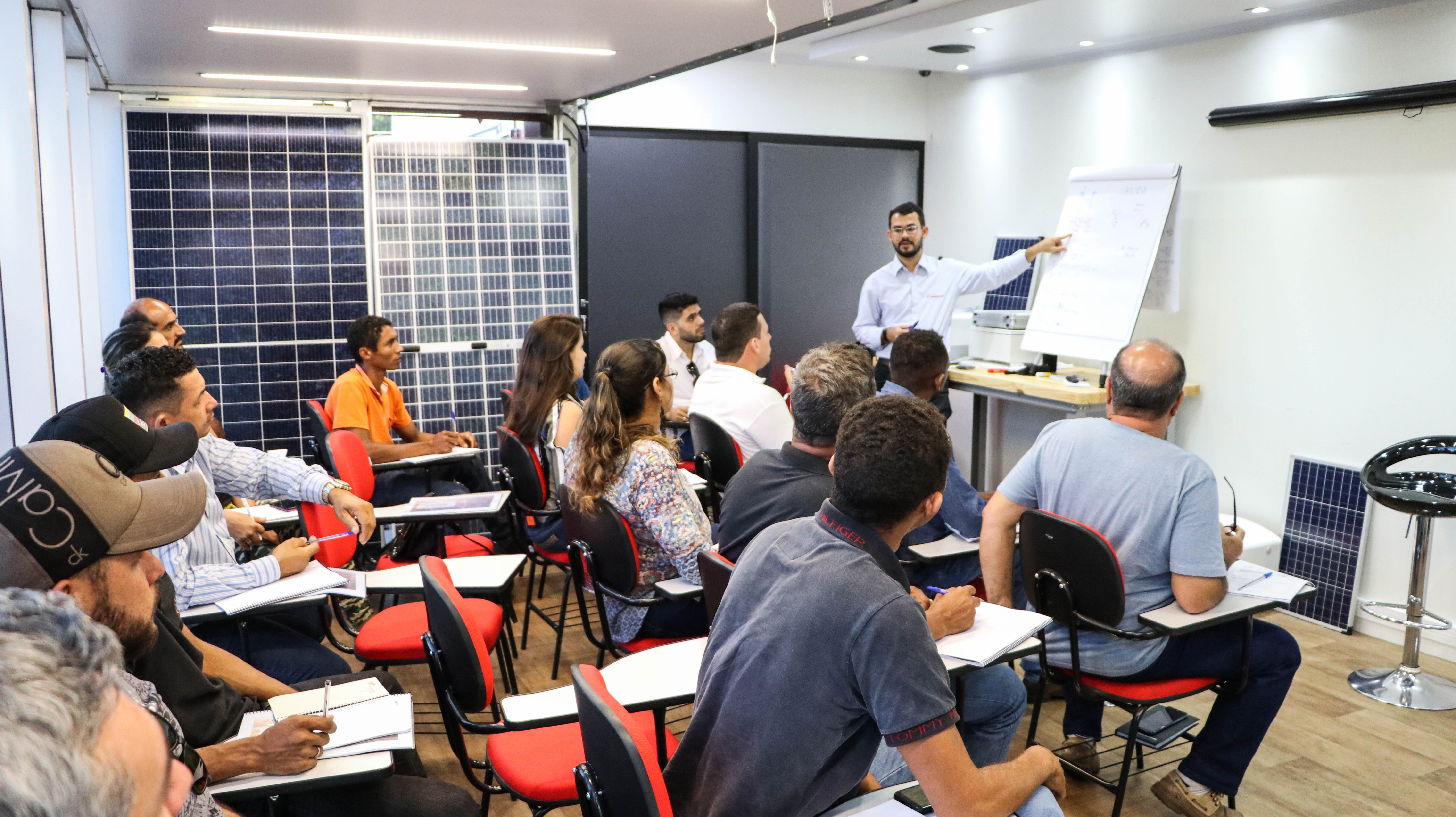 Prefeitura de Palmas e empresa Canadian Solar firmam parceria para a realização de Curso Básico de Energia Solar Fotovoltaica em Palmas
