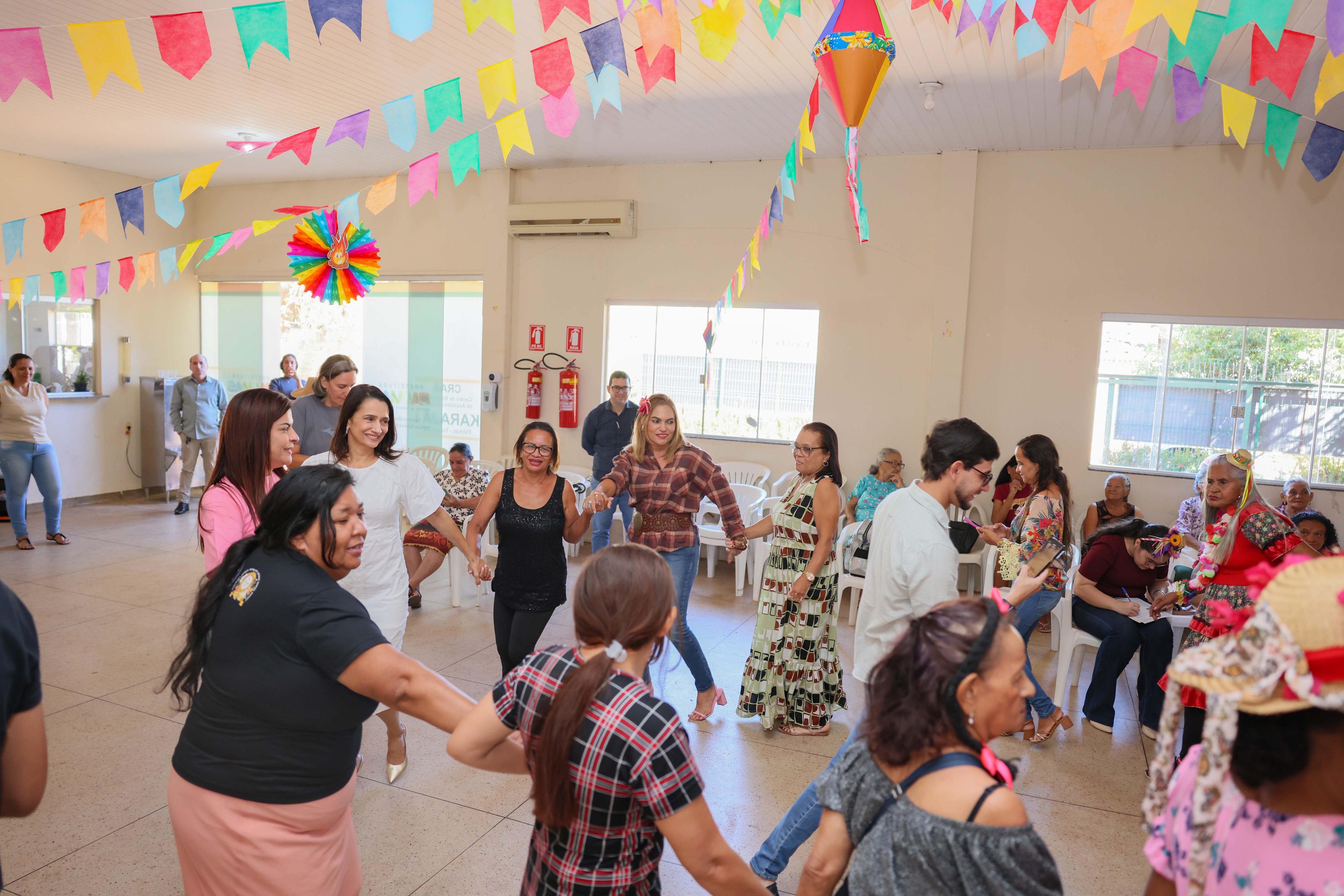 Retorno dos atendimentos psicossociais nos Cras contou com muita música e descontração dos usuários 