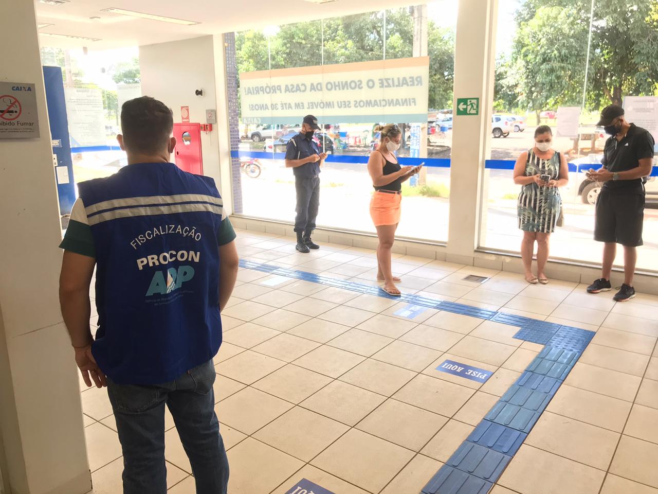 Procon Municipal de Palmas fiscaliza cumprimento das recomendações de saúde em Bancos da Capital