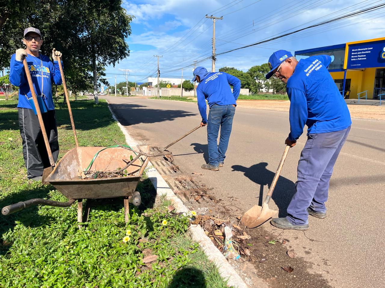 Município de Palmas realiza força-tarefa de limpeza de bocas de lobo para prevenir alagamentos no período chuvoso