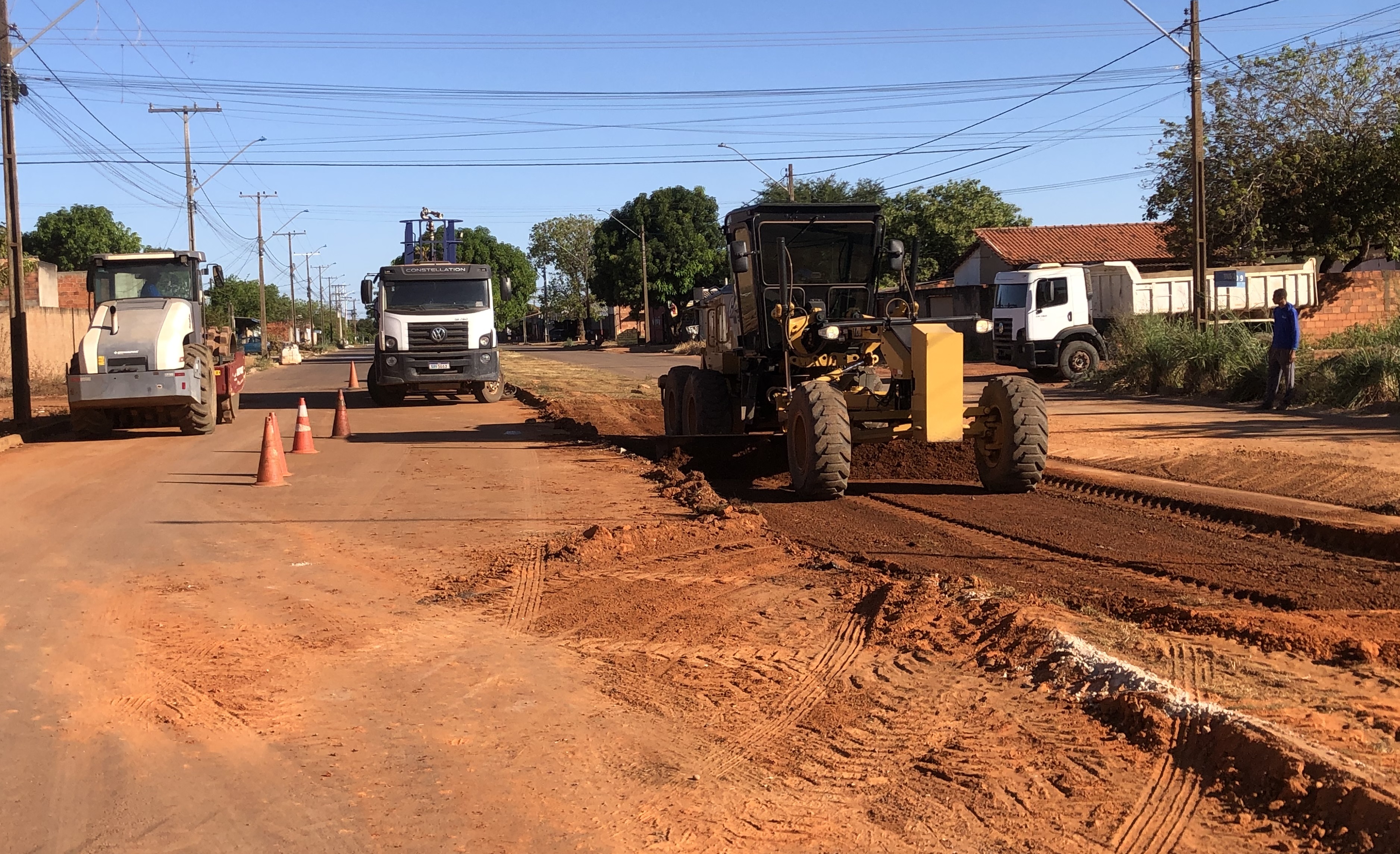 Construção de retorno em avenida comercial do Taquari