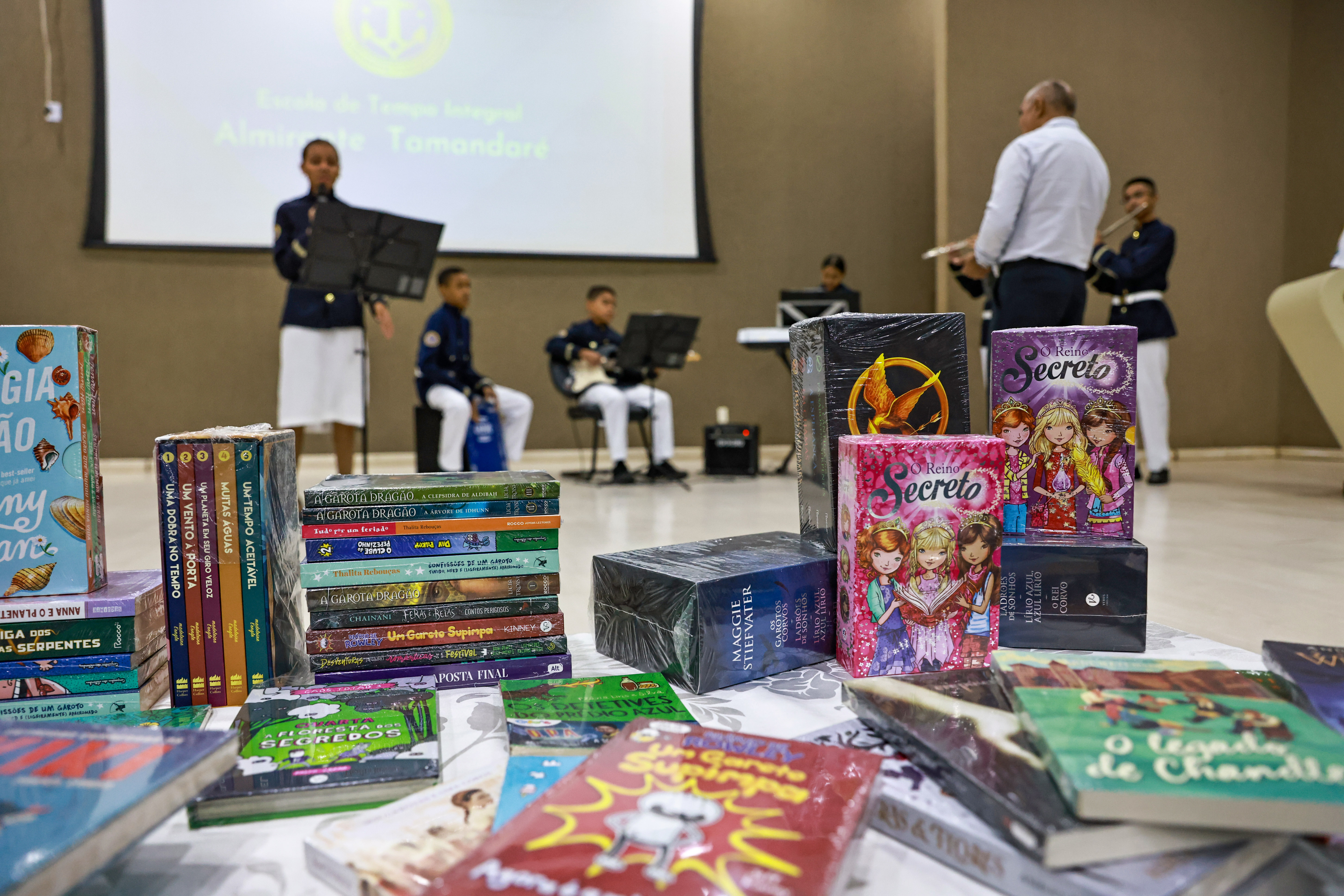 06/03/2025 - Entrega de livros didáticos para ETI Almirante Tamandaré.
Estive presente o representante do poder público Warley Marques.
Palmas TO
Foto: Edu Fortes