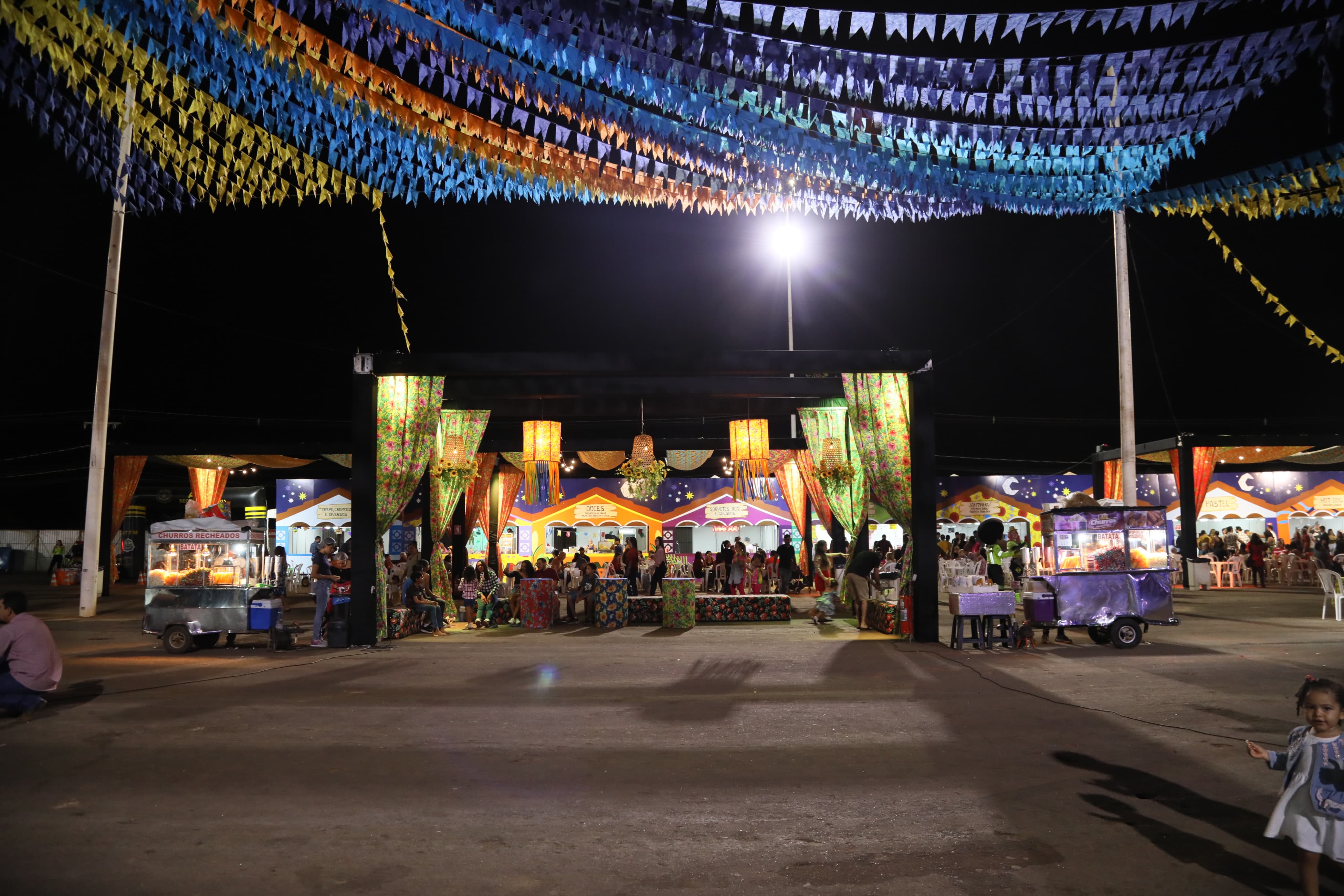 Local também teve espaços com bancos e cadeiras para descanso