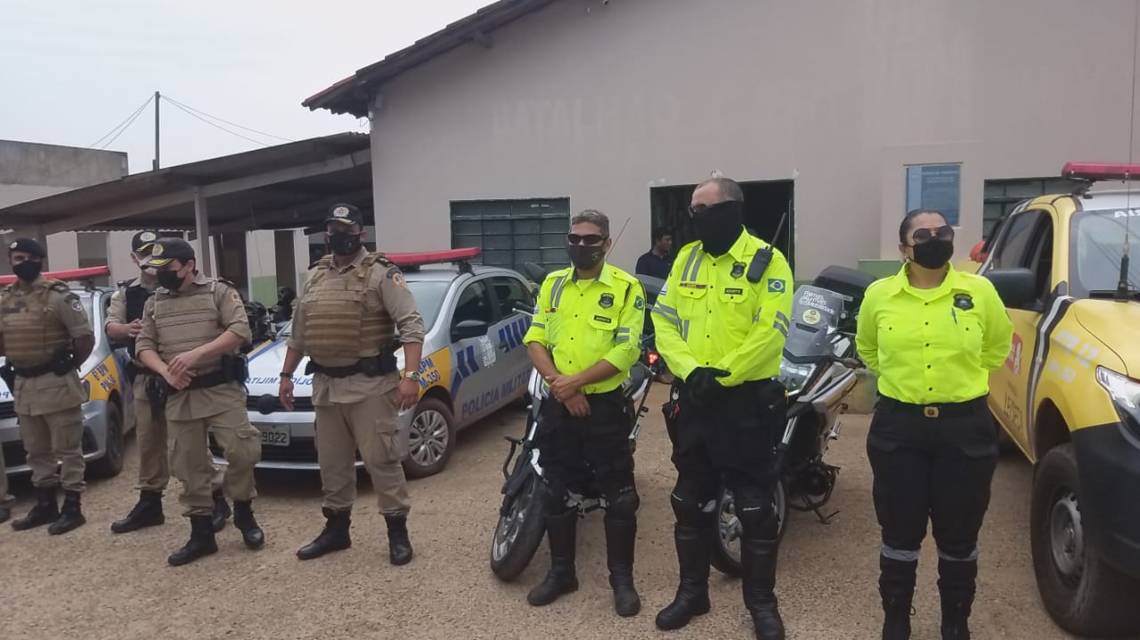 Operação fiscaliza som alto e mercadorias em calçadas na Avenida Tocantins em Taquaralto