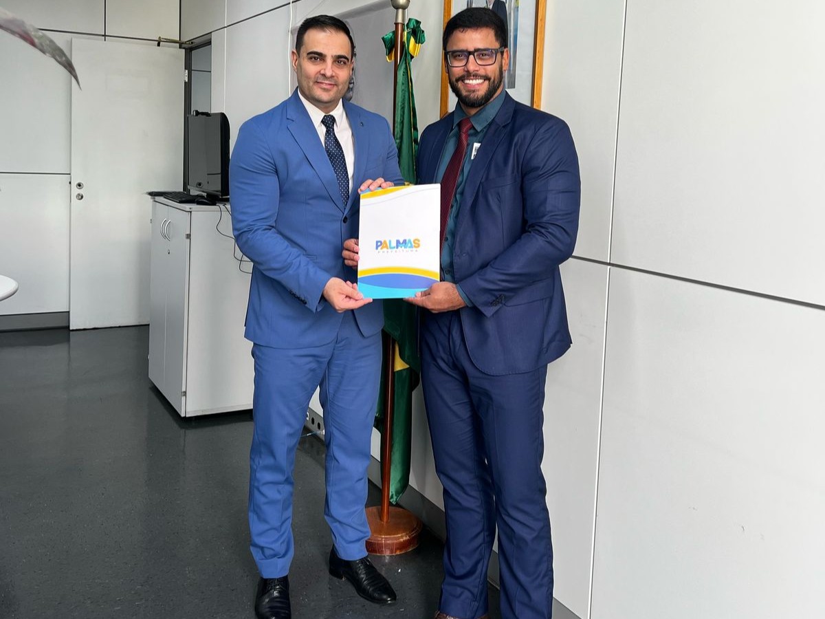 Secretário Eduardo Azevedo com Henrique Aquino, do MTE, em diálogo sobre parcerias para qualificação da juventude negra Foto: Divulgação.