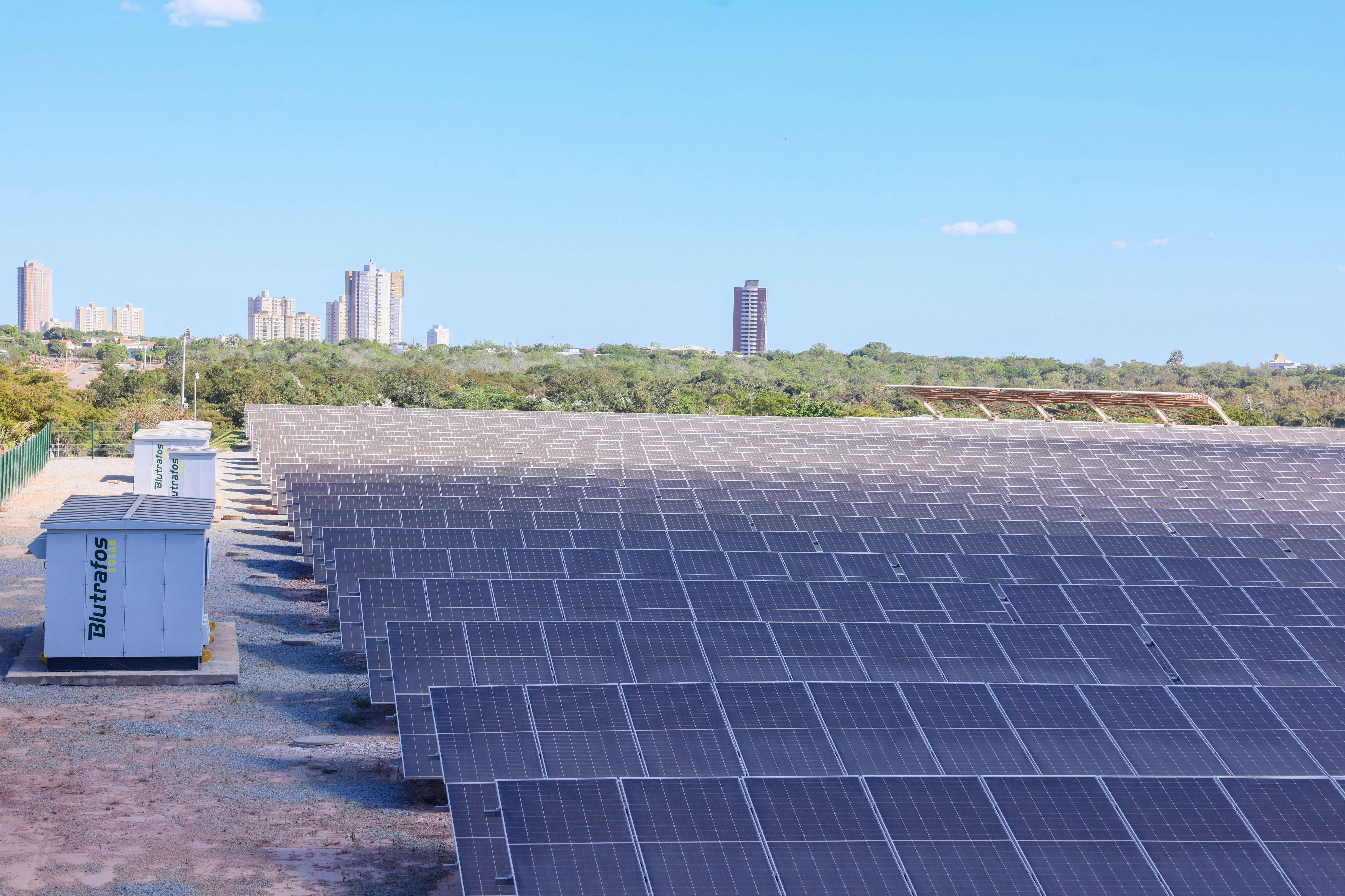 Maior usina do projeto está no Parque do Povo, onde estão instalados 7.606 painéis