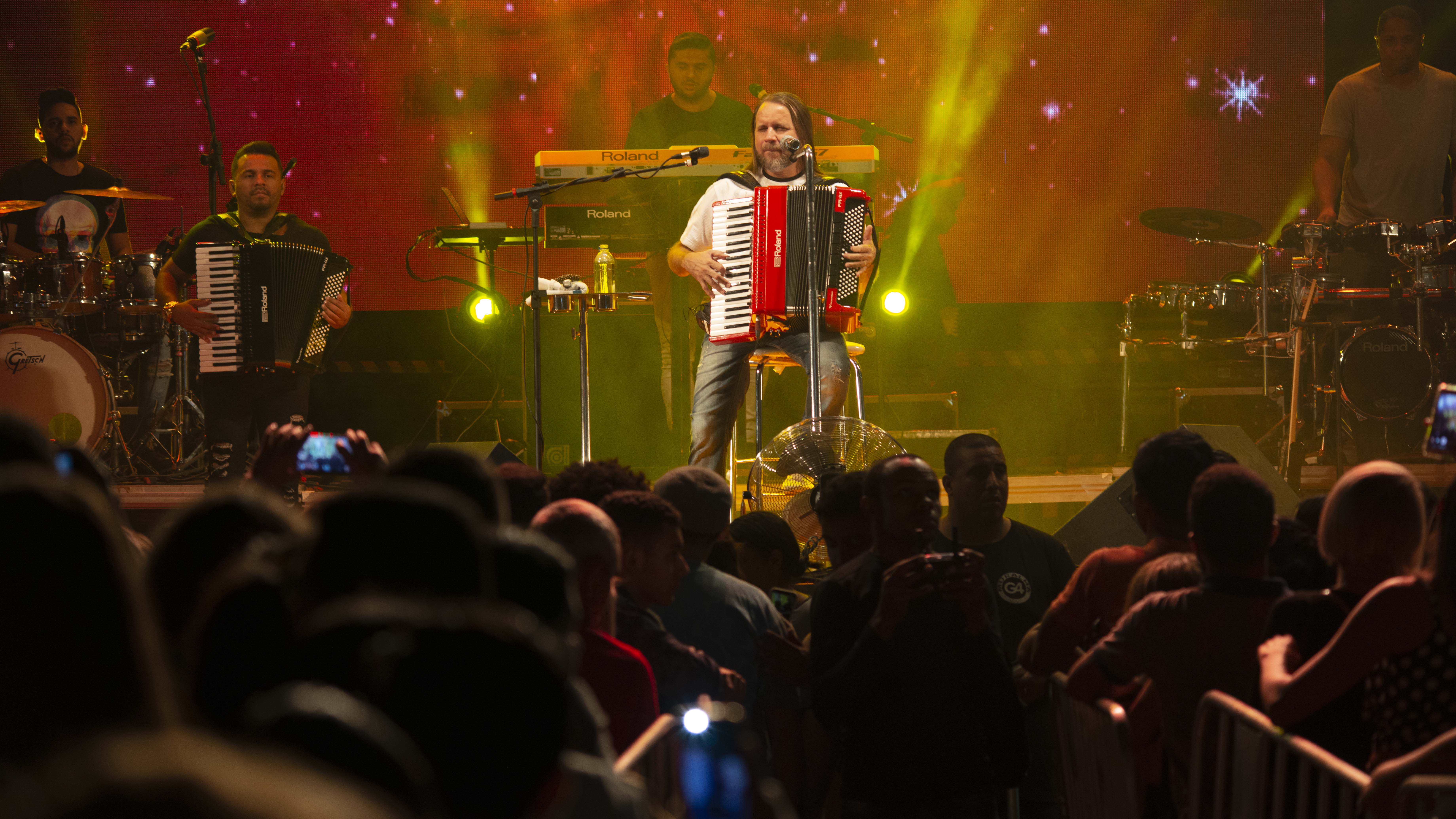 Dorgival Dantas sobe ao palco e encerra o 13º FGT com músicas de grandes sucessos