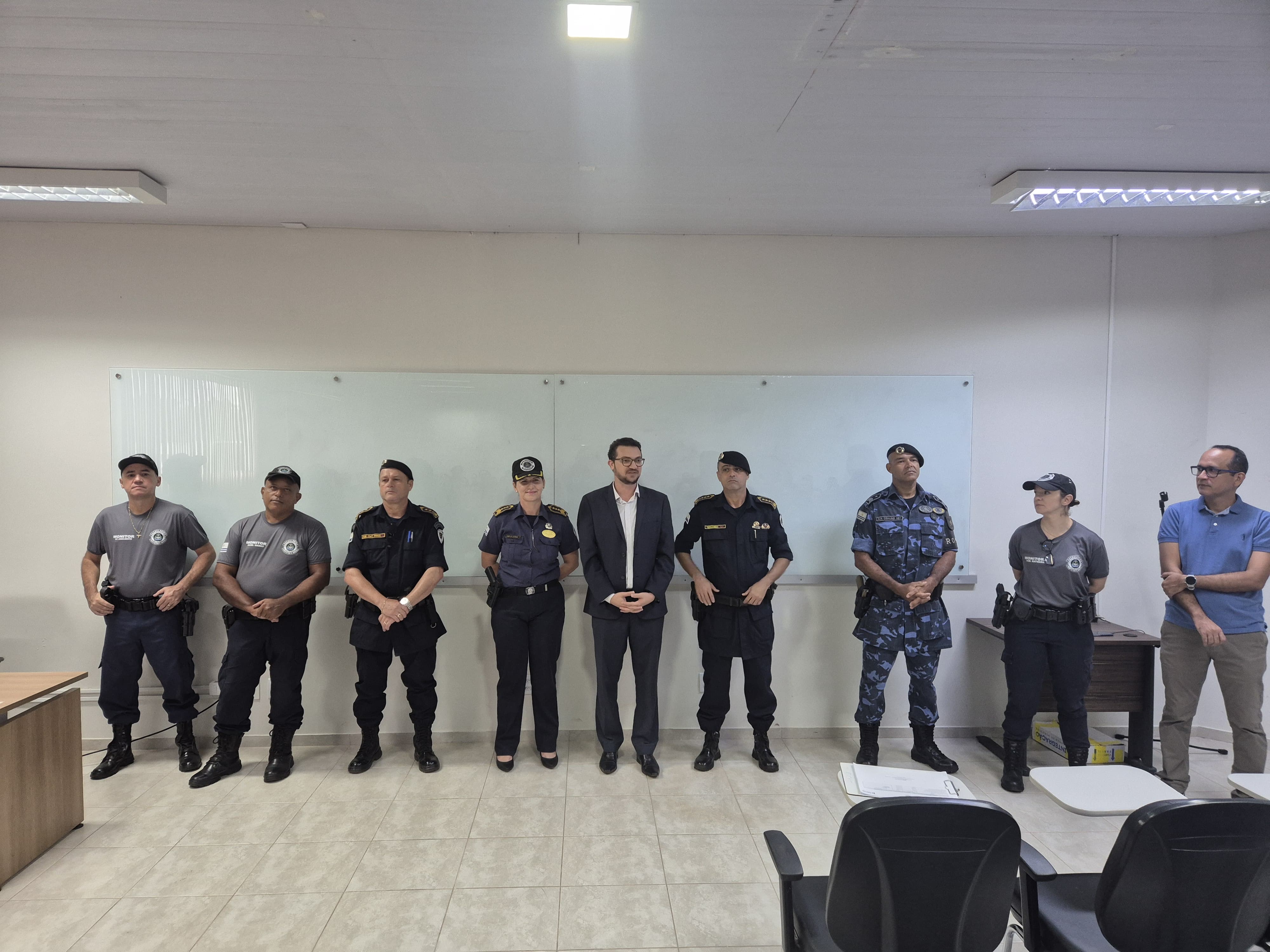 Comandante da GMP, Gilmar Fernandes, participa de aula inaugural de Armamento e Tiro