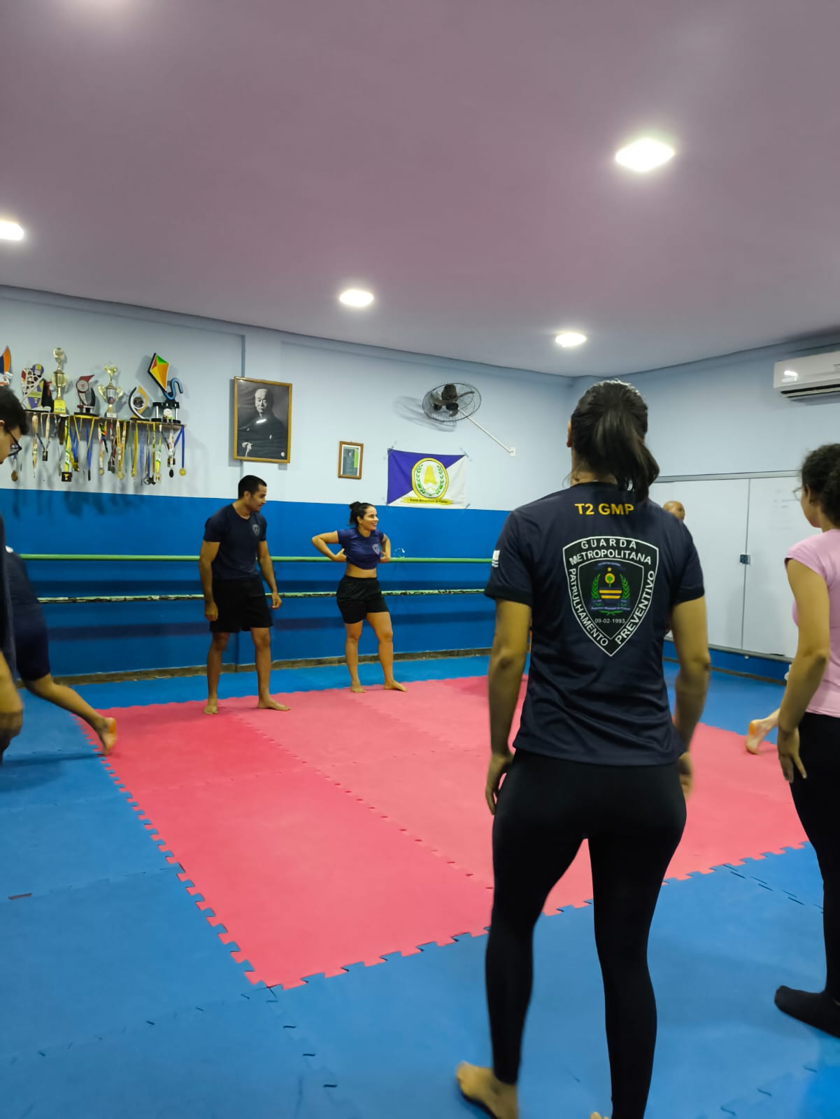 Guardas Metropoiltanos realizaram   movimentos de defesa pessoal com técnicas de Jiu Jitsu. Foto: GMP/Divulgação