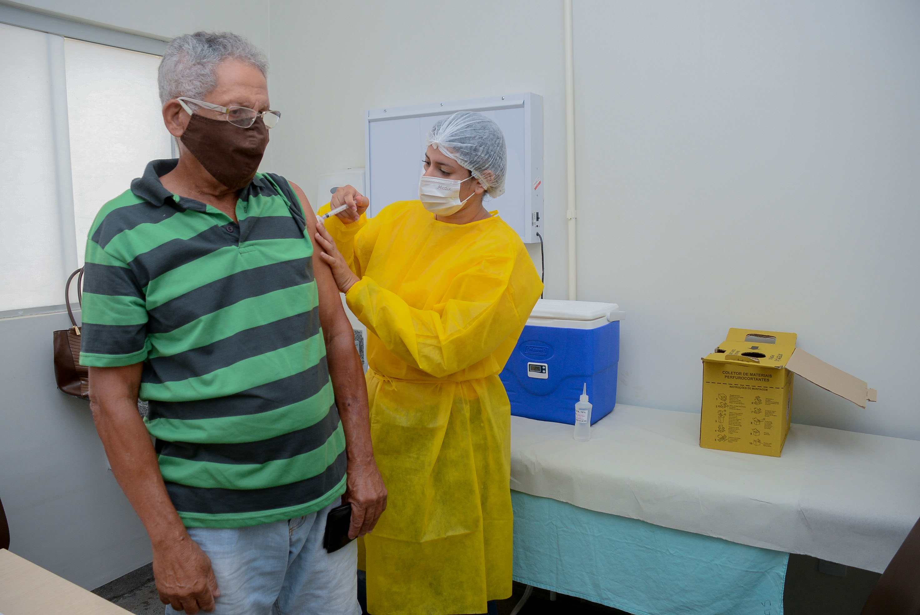 População a partir de 60 anos começa a receber dose de reforço contra Covid-19 neste sábado, 09