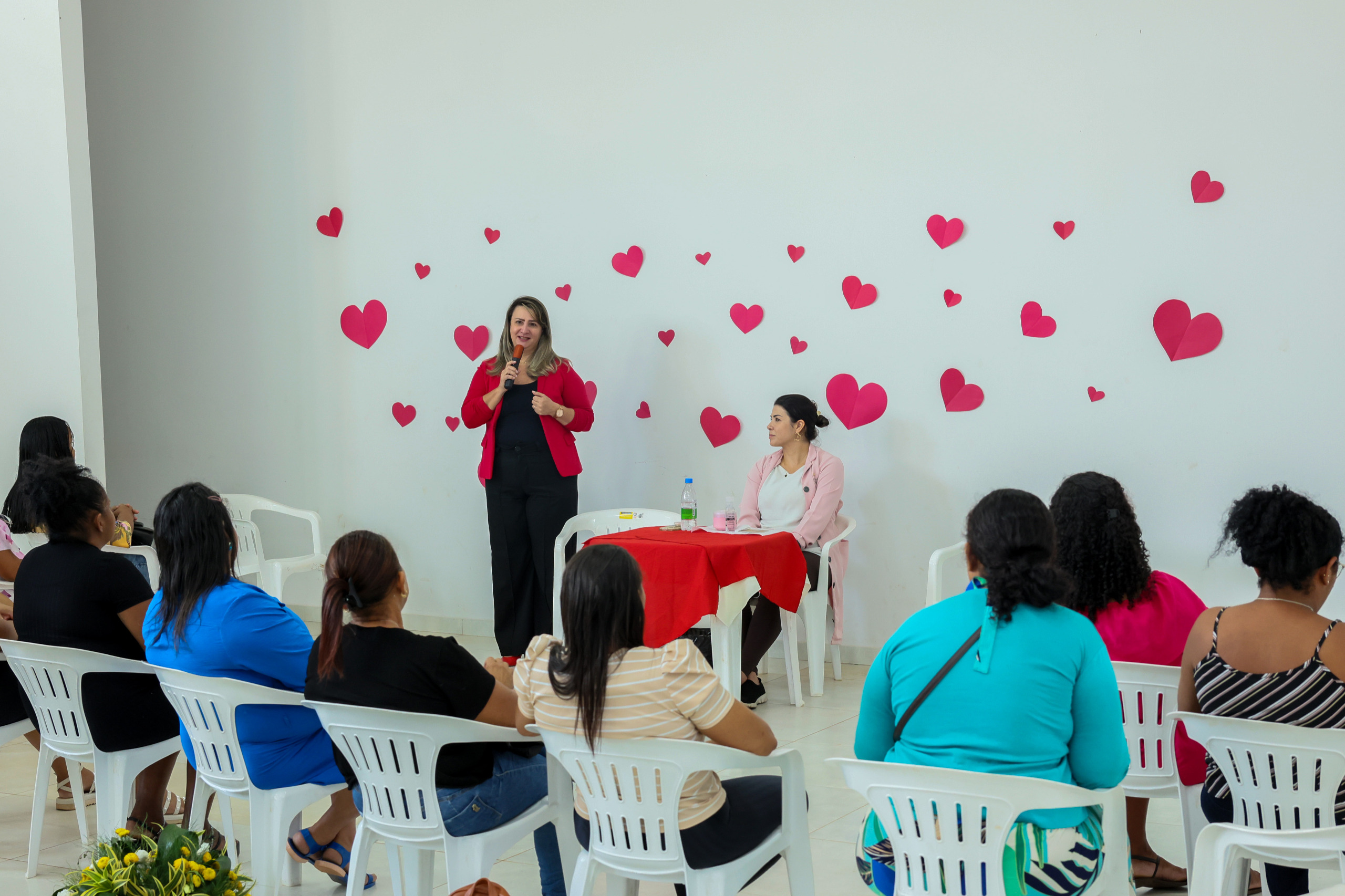 Mães atendidas pelo Centro de Referência Especializado em Assistência Social de Palmas são homenageadas