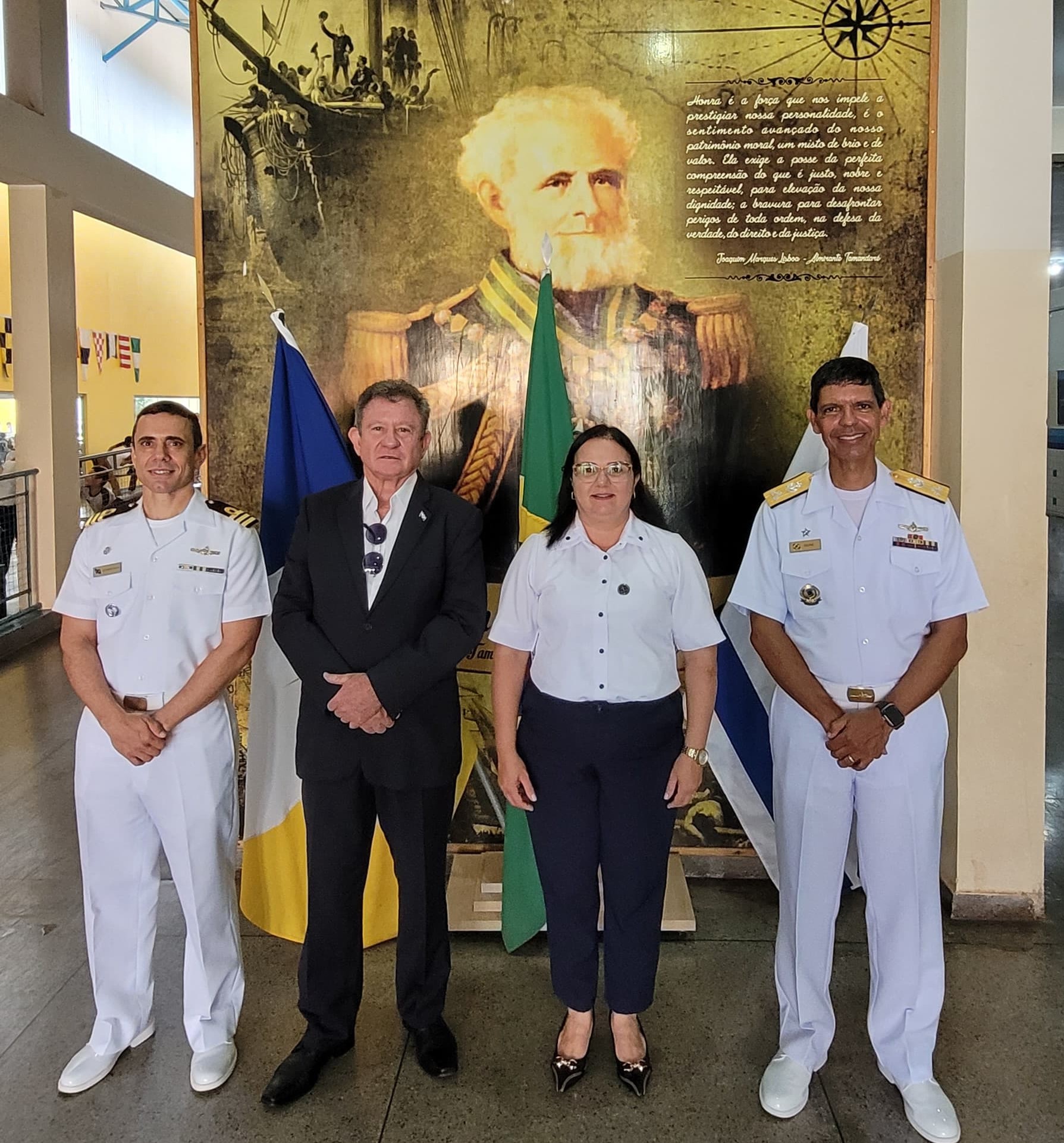 ETI Almirante Tamandaré recebe visita do diretor de Ensino da Marinha do Brasil