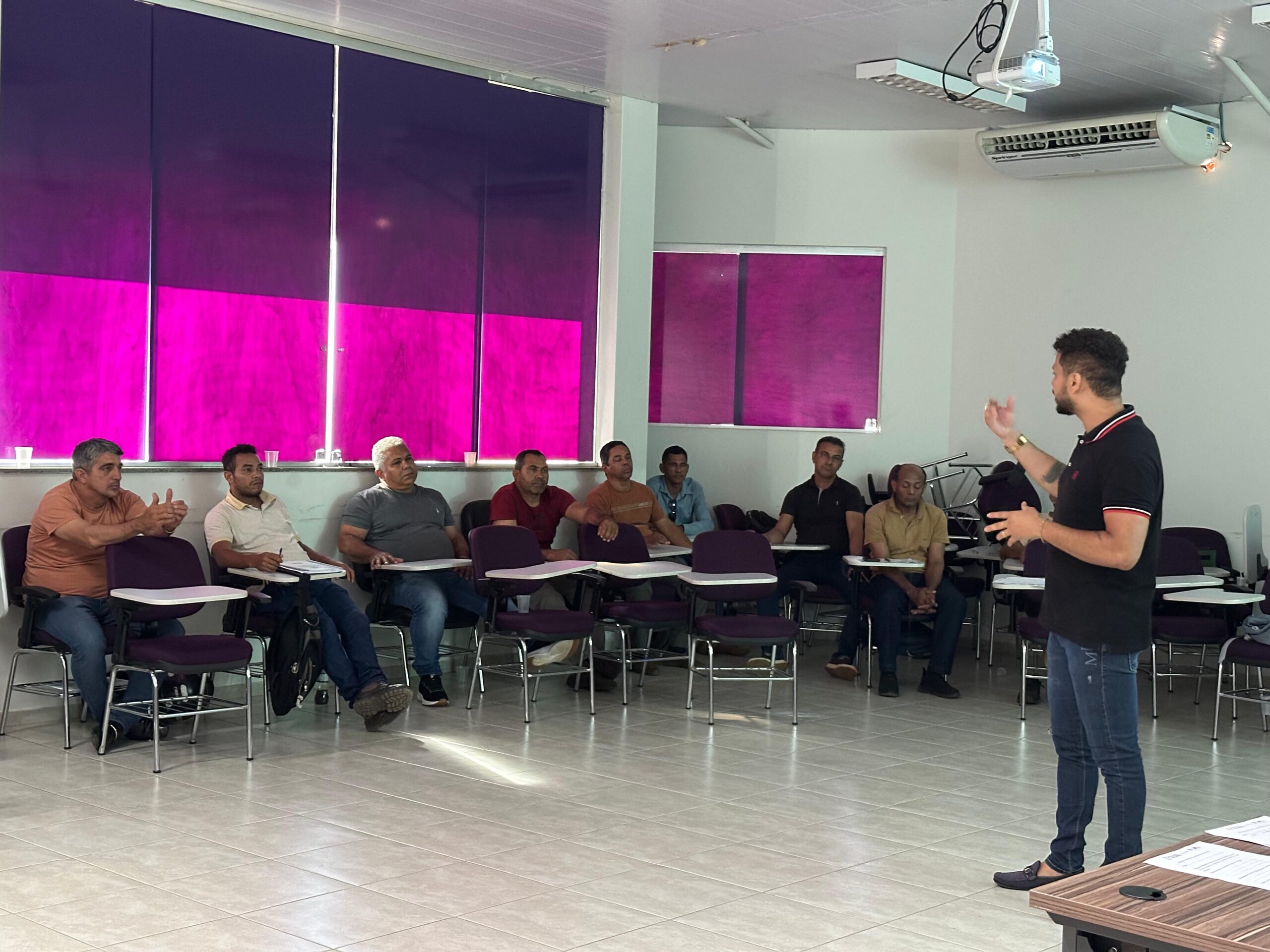 Servidores que atuam na iluminação pública de Palmas participam de curso de Segurança em Serviço com Eletricidade