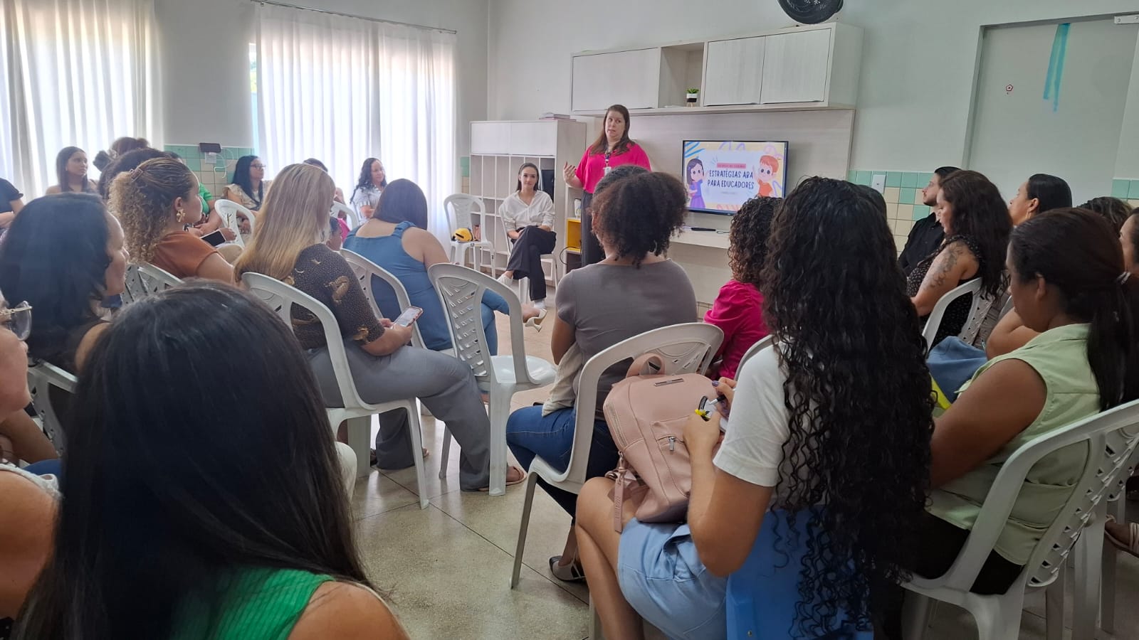 Cmei Therezinha apresentou técnicas para mediação de situações problemáticas em sala - Fotos: divulgação
