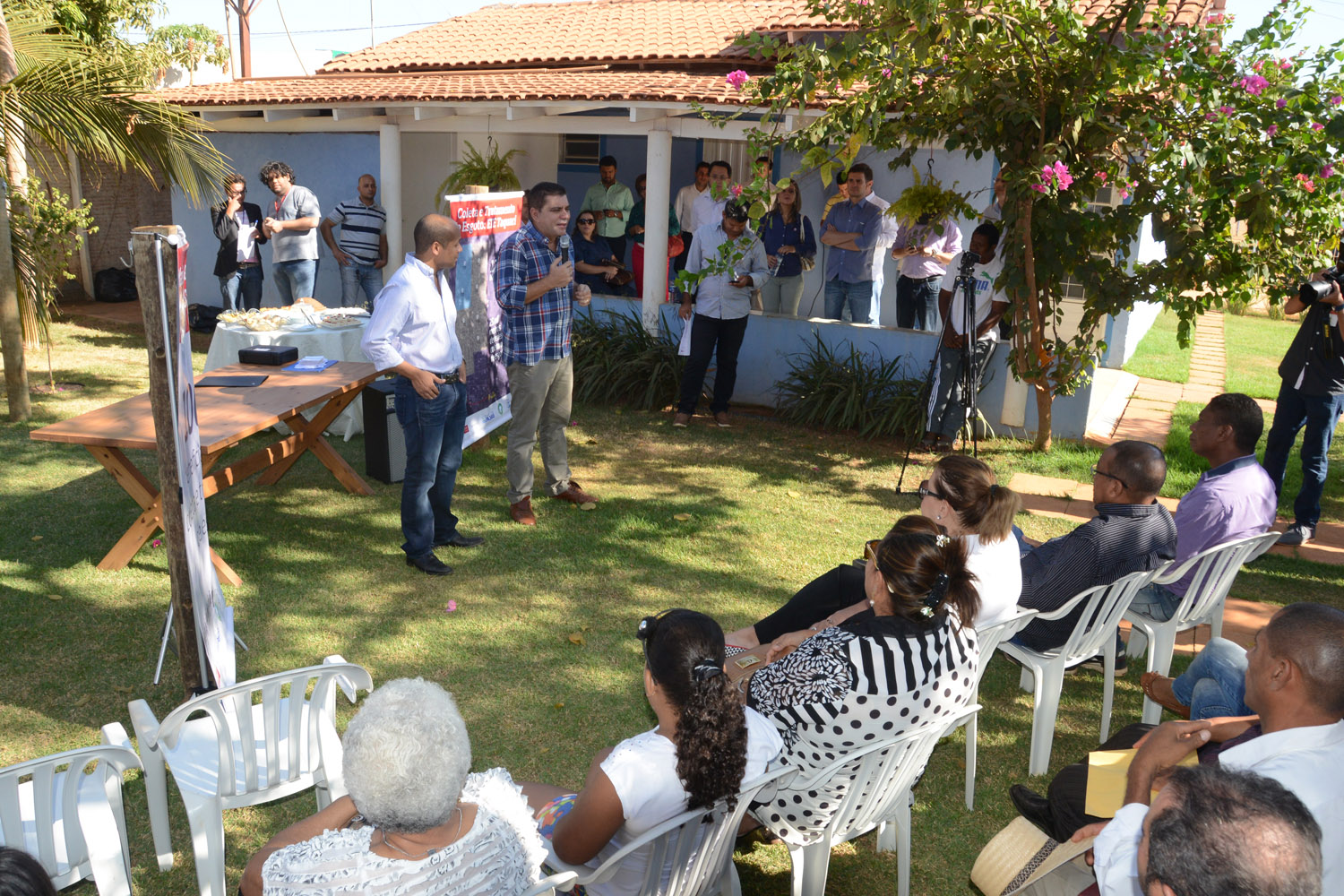 Prefeito assina ordem de serviços para implantação de rede coletora de esgoto nas Quadras T-20 e T-21 em  Taquari
