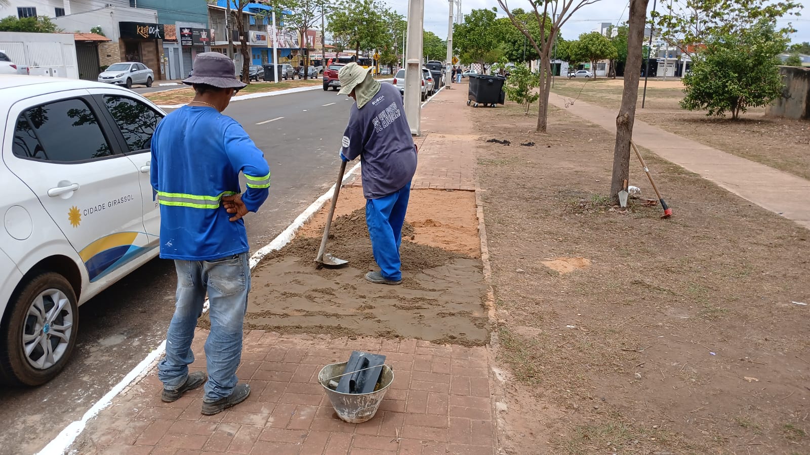 Manutenção de calçadas na Avenida Goiás, Jardim Aureny II