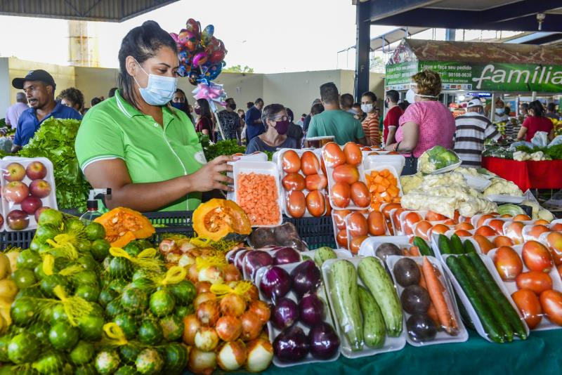Prefeitura abre inscrições para interessados em atuar como feirante na Feira Coberta do Aureny III