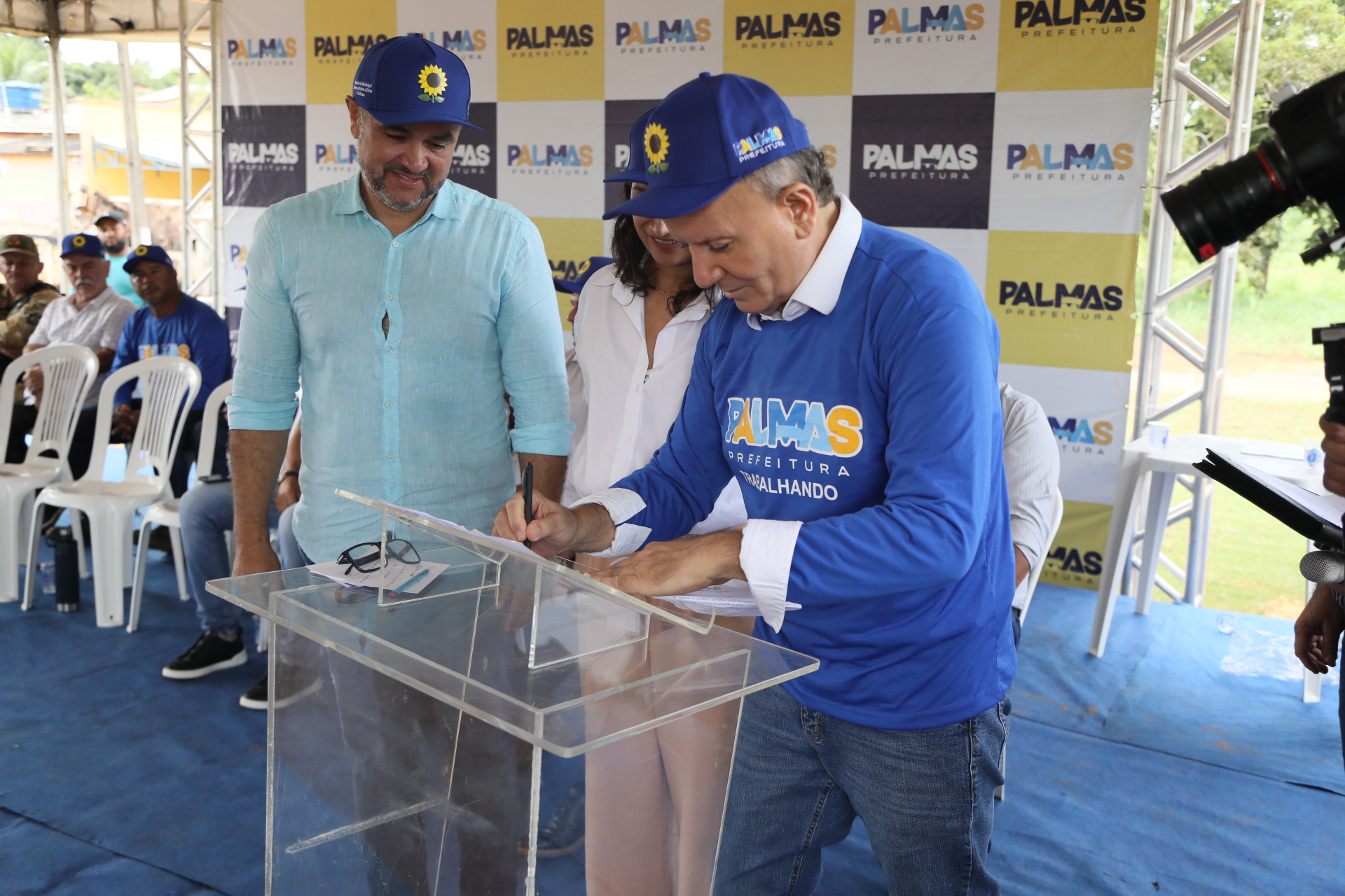 Prefeito assina ordens de serviço de pacote de obras na região norte da Capital, nesta segunda, 19