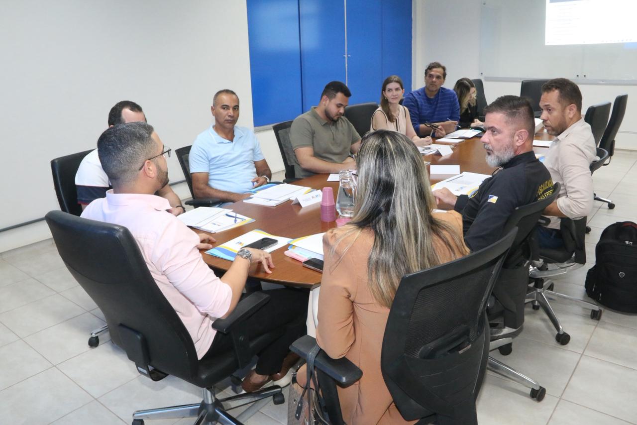 Representantes de diversas Pastas estratégicas do Município participaram da reunião