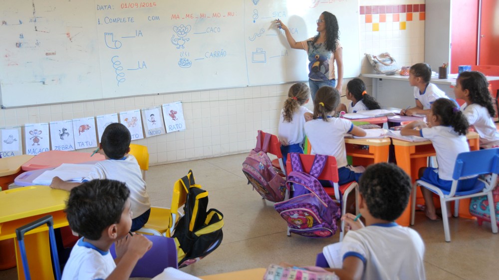 Prefeitura paga mais de R$ 10 milhões em progressões e titularidades a educadores